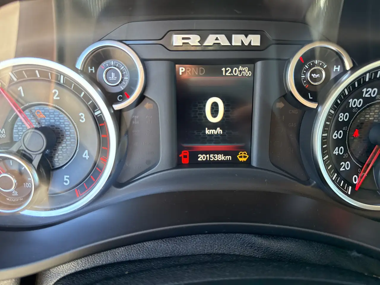 RAM 2500 снимка RAM 2500