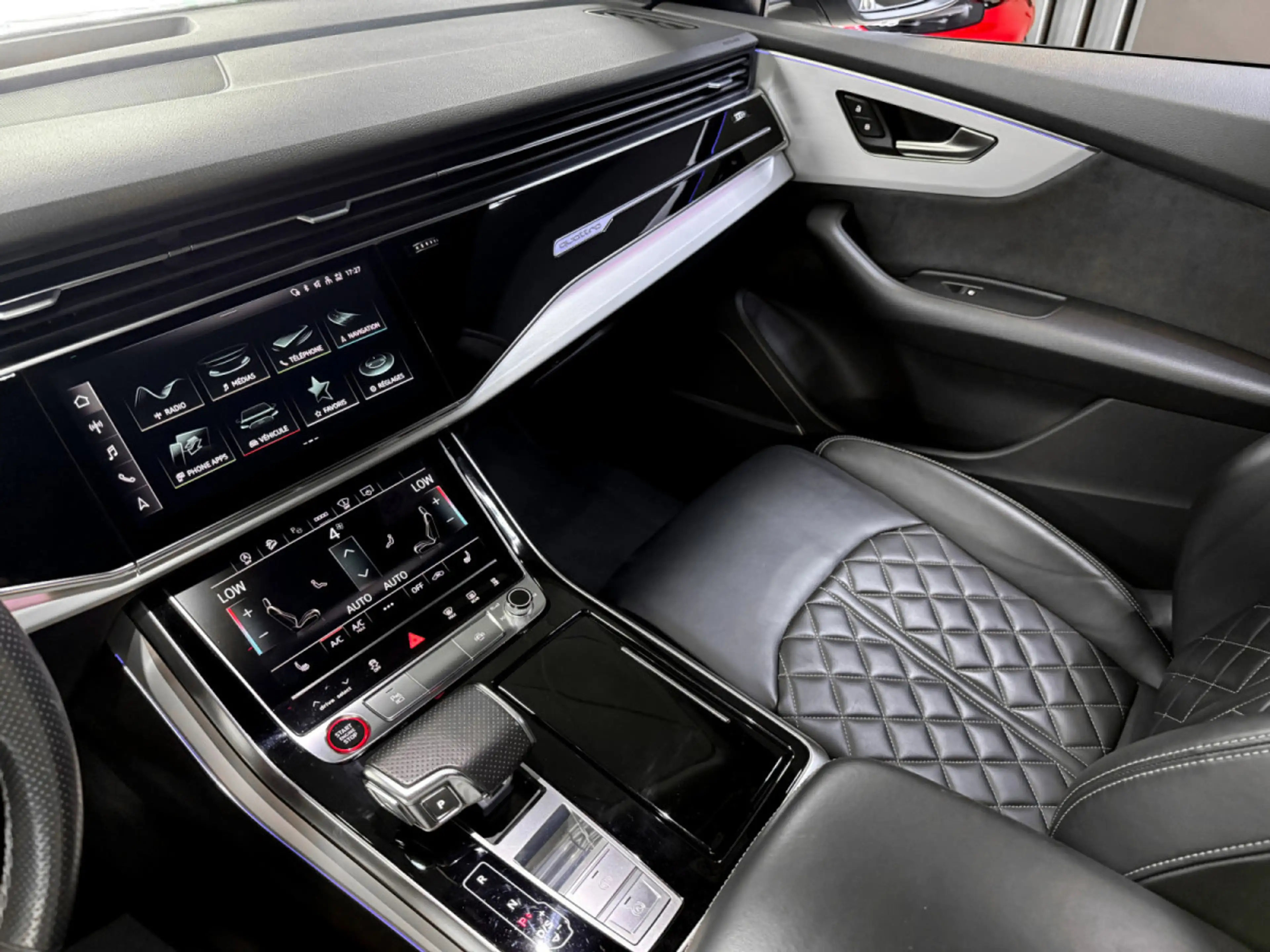 Audi SQ8 4.0 TFSI / REAR-AXLE / B&O / PANO / HEAD-UP / — photo 12