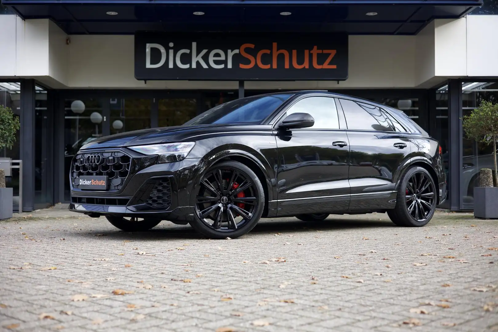 Audi Q8 60 TFSIe Competition | Vierwielbesturing| Pano | C Schwarz - 1