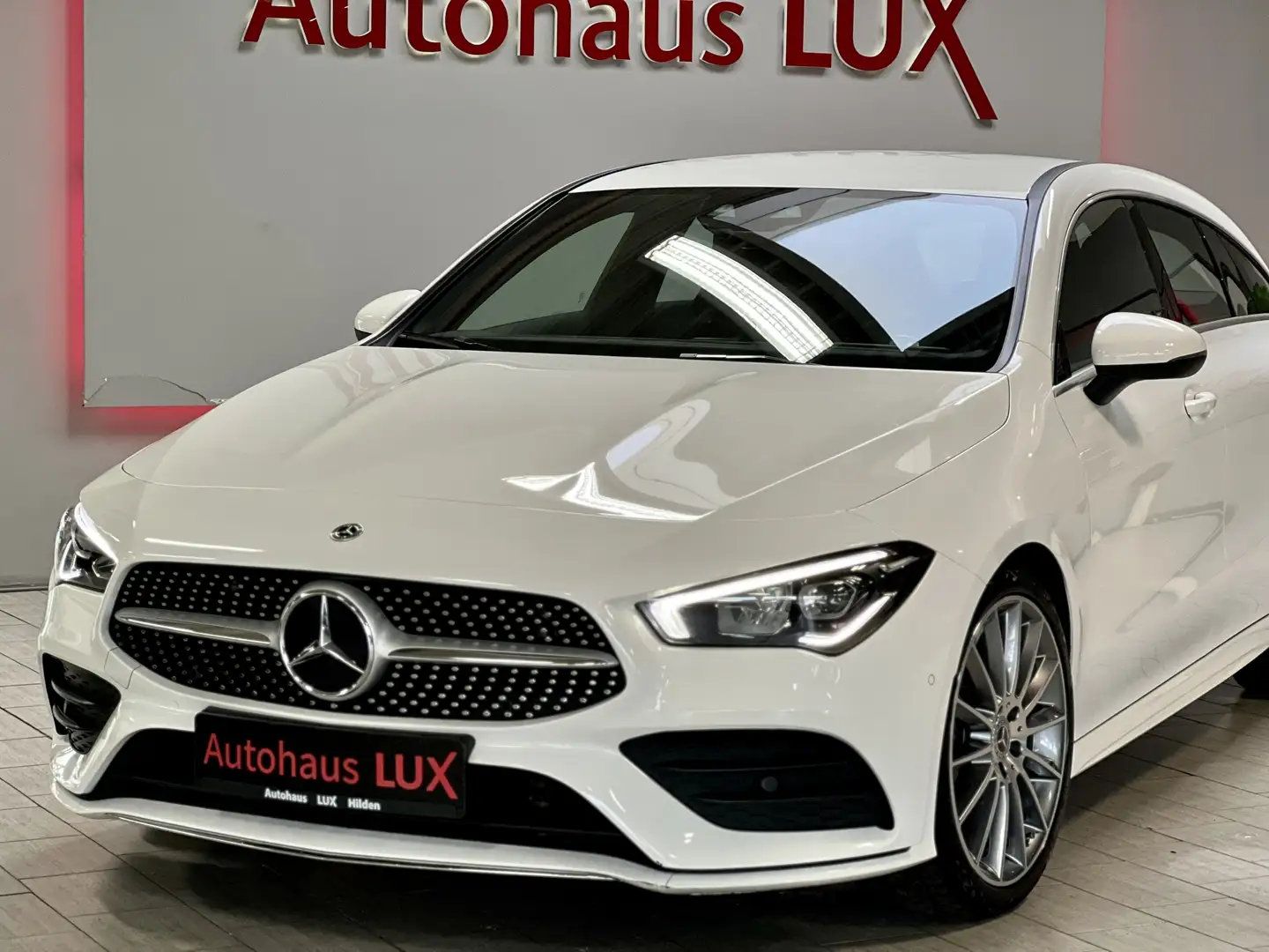 Mercedes-Benz CLA 180 AMG LINE*AMBIENTE*WIDE*19ZOLL*LED*KEYLES Weiß - 2