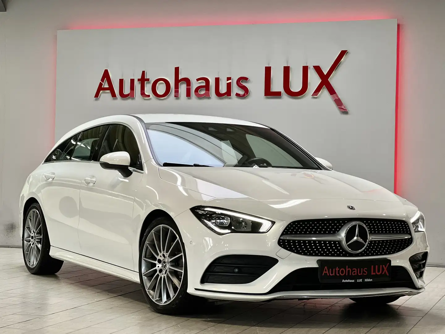 Mercedes-Benz CLA 180 AMG LINE*AMBIENTE*WIDE*19ZOLL*LED*KEYLES Weiß - 1