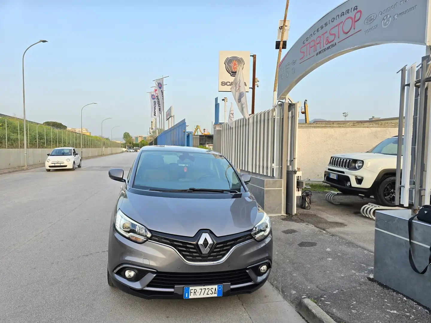 Renault Scenic Renault Scenic Scnic dCi  110 CV EDC Sport Edition Gris - 2