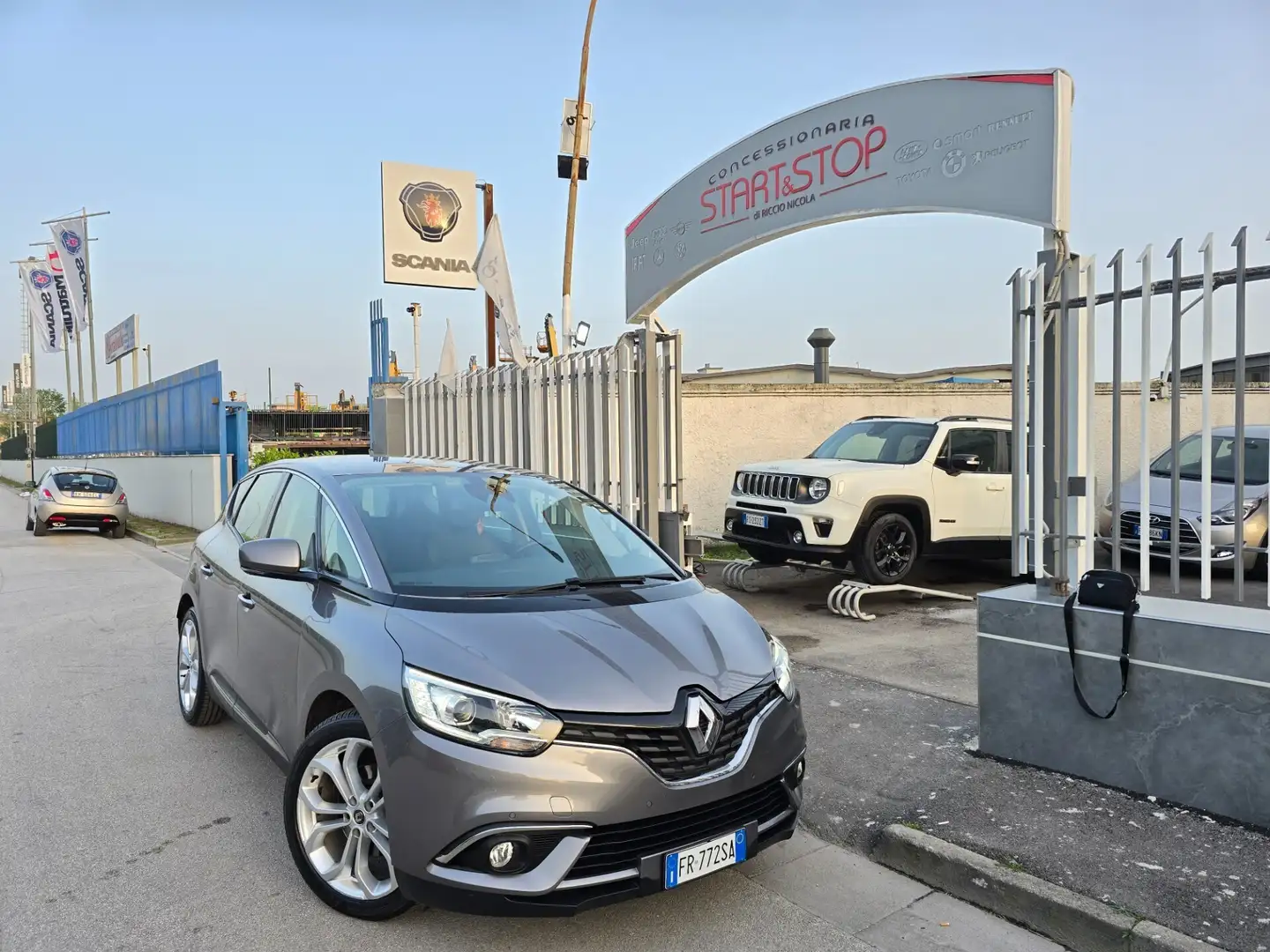 Renault Scenic Renault Scenic Scnic dCi  110 CV EDC Sport Edition Gris - 1