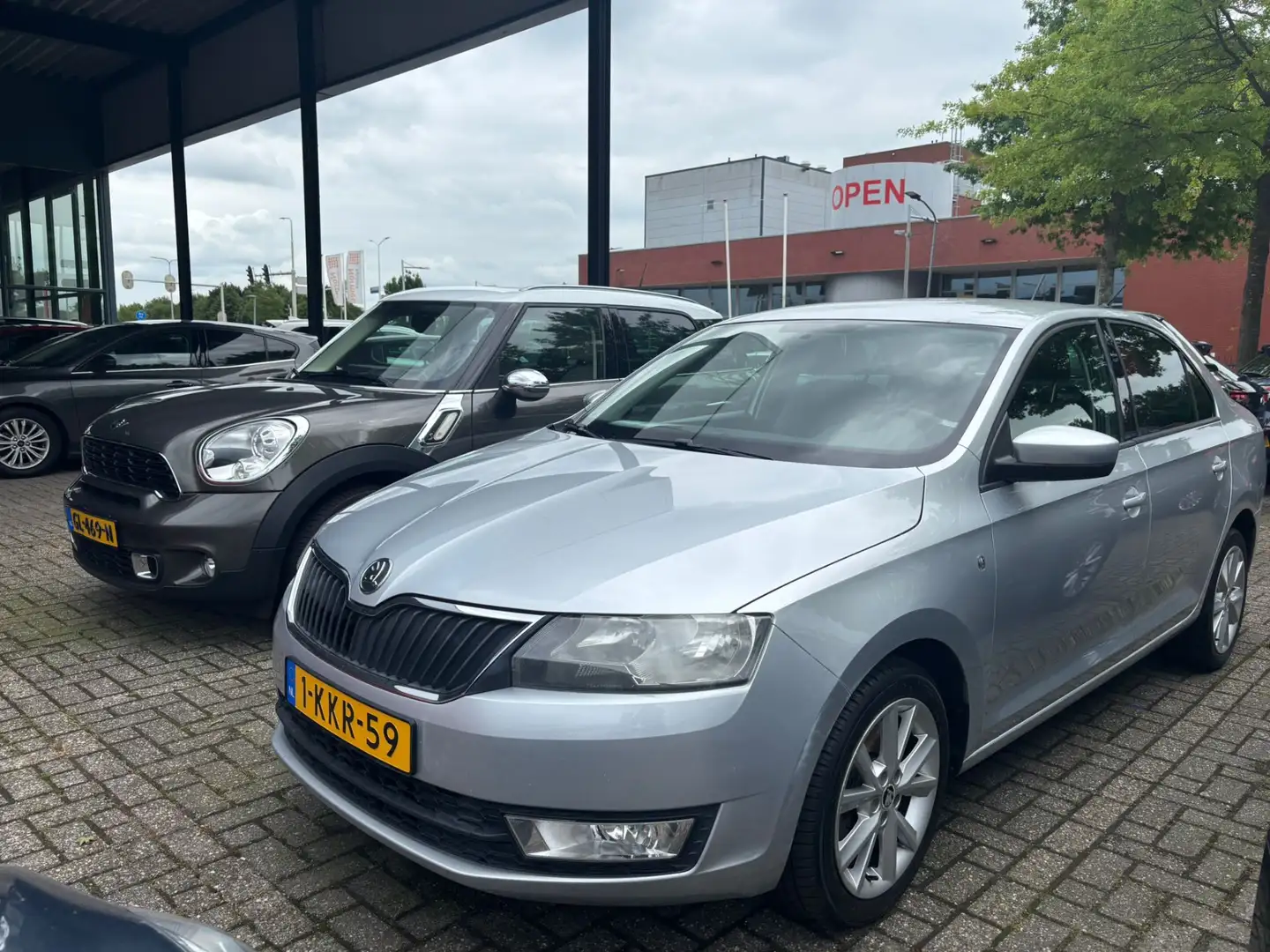 Skoda Rapid/Spaceback BWJ 2013 1.2 TSI 105 PK Greentech Elegance Busines Сірий - 1