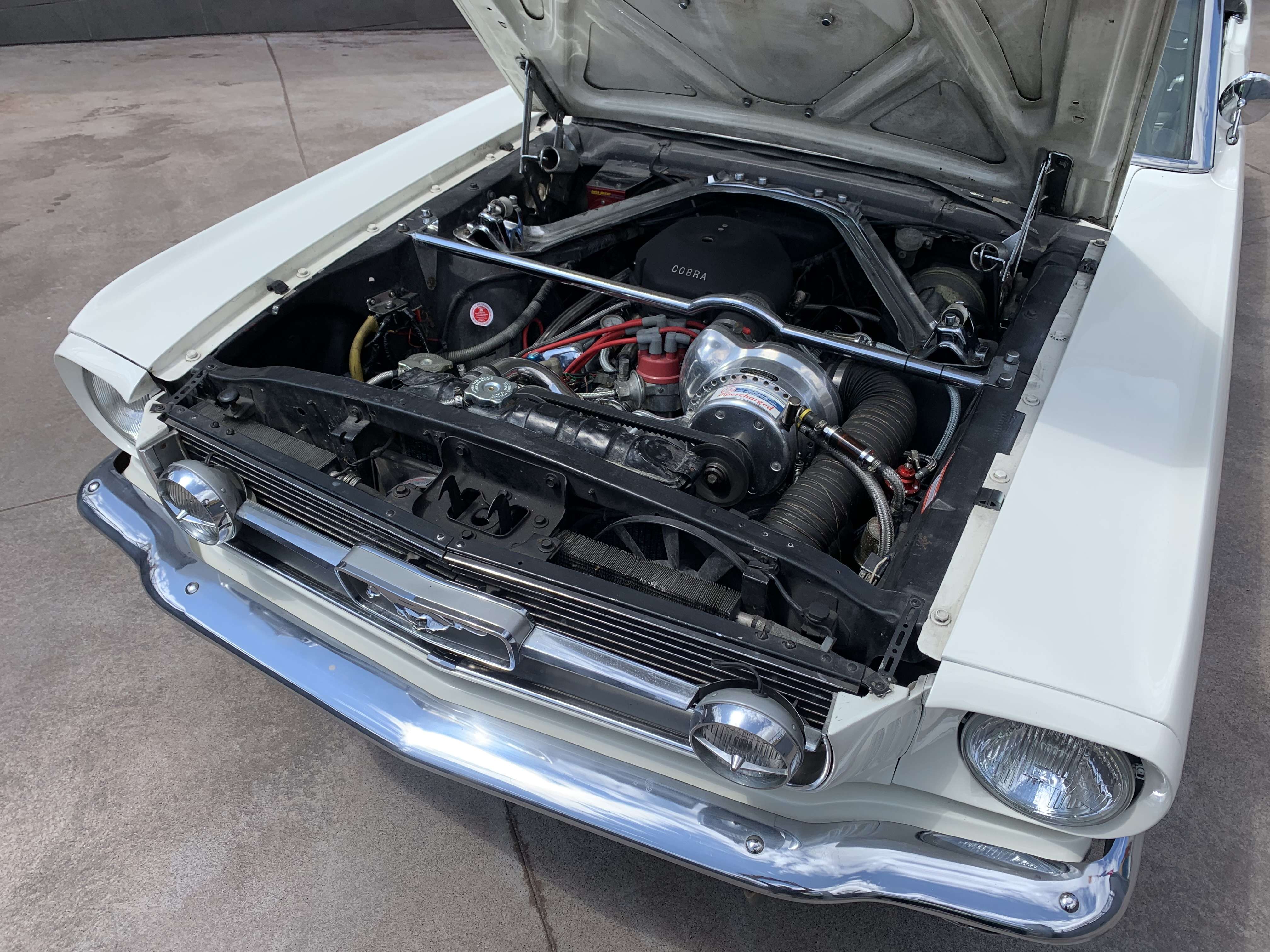 Ford Mustang Convertible Supercharged - foto 1