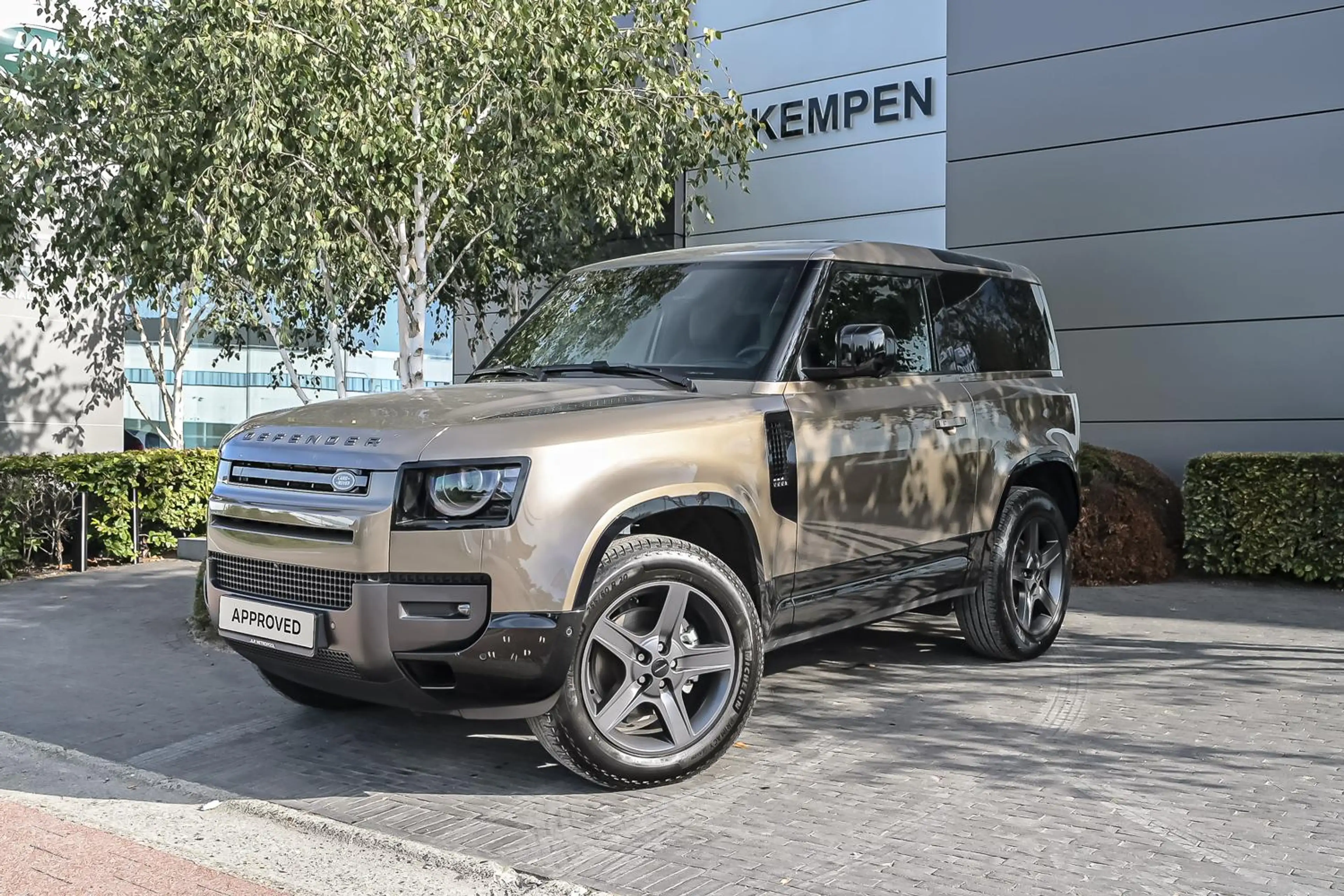 Land Rover Defender D250 X-Dynamic SE