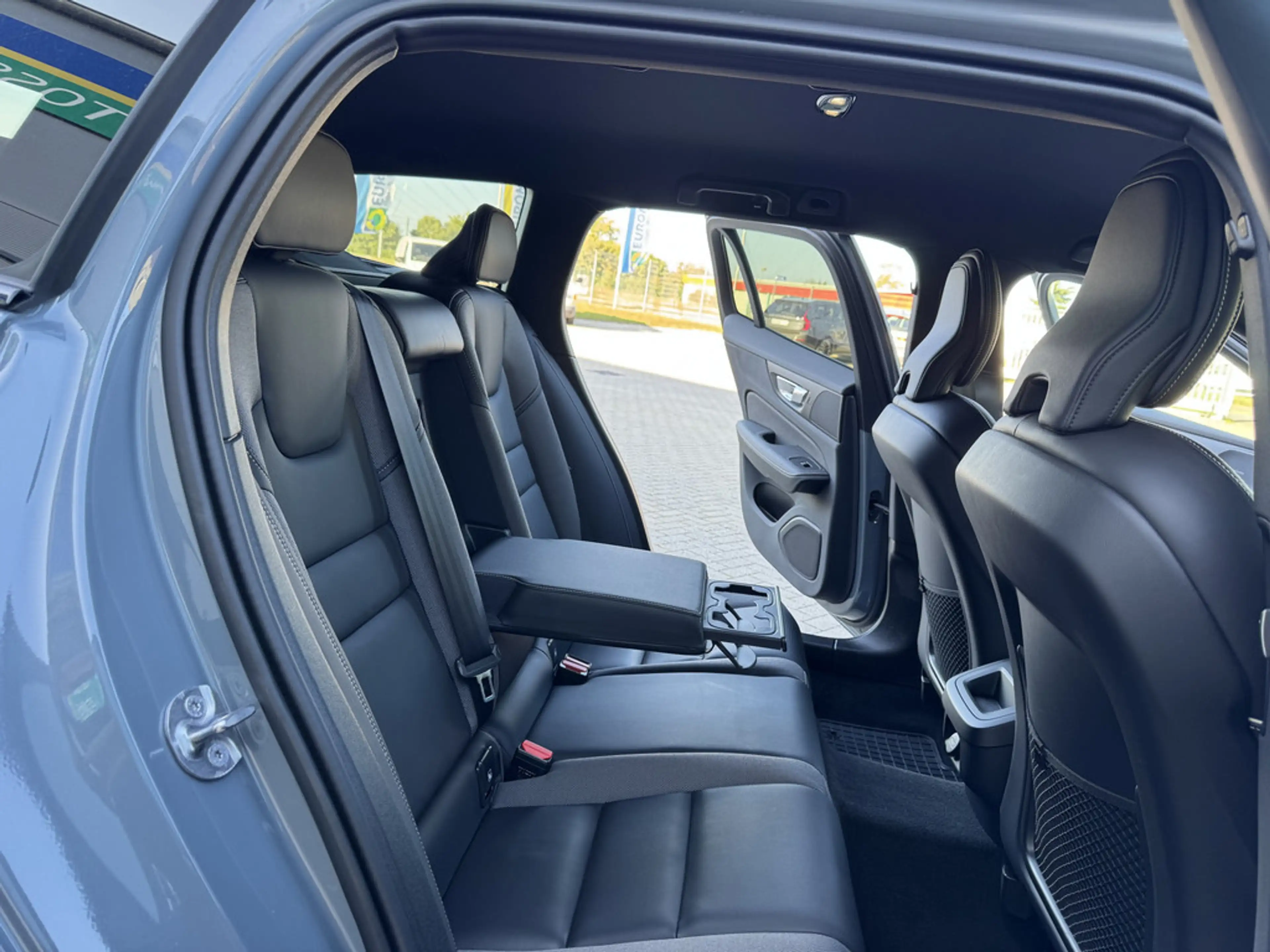 Volvo V60 Cross Country 2.0 Plus AWD STANDHZ LED — photo 7
