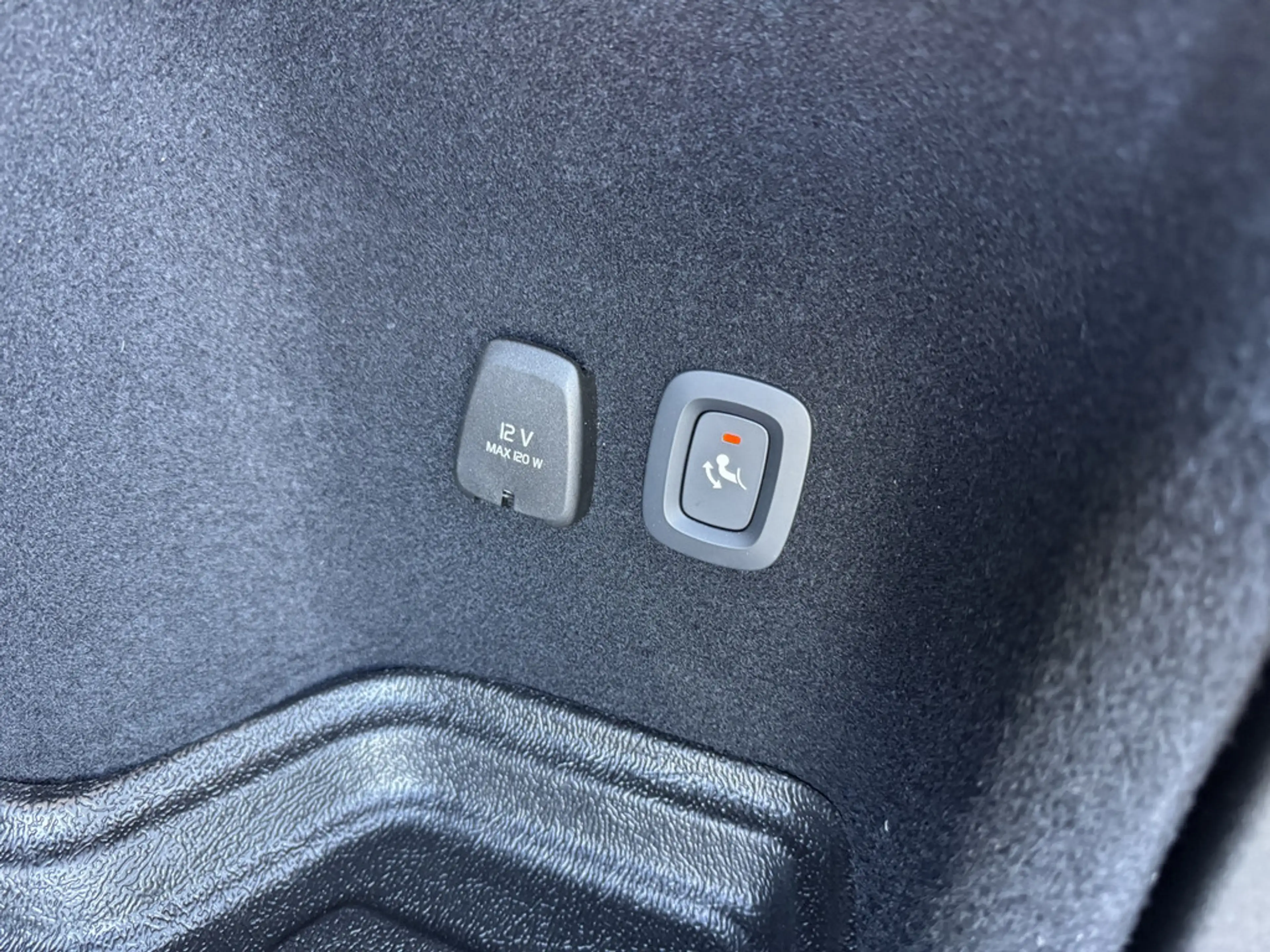 Volvo V60 Cross Country 2.0 Plus AWD STANDHZ LED — photo 6
