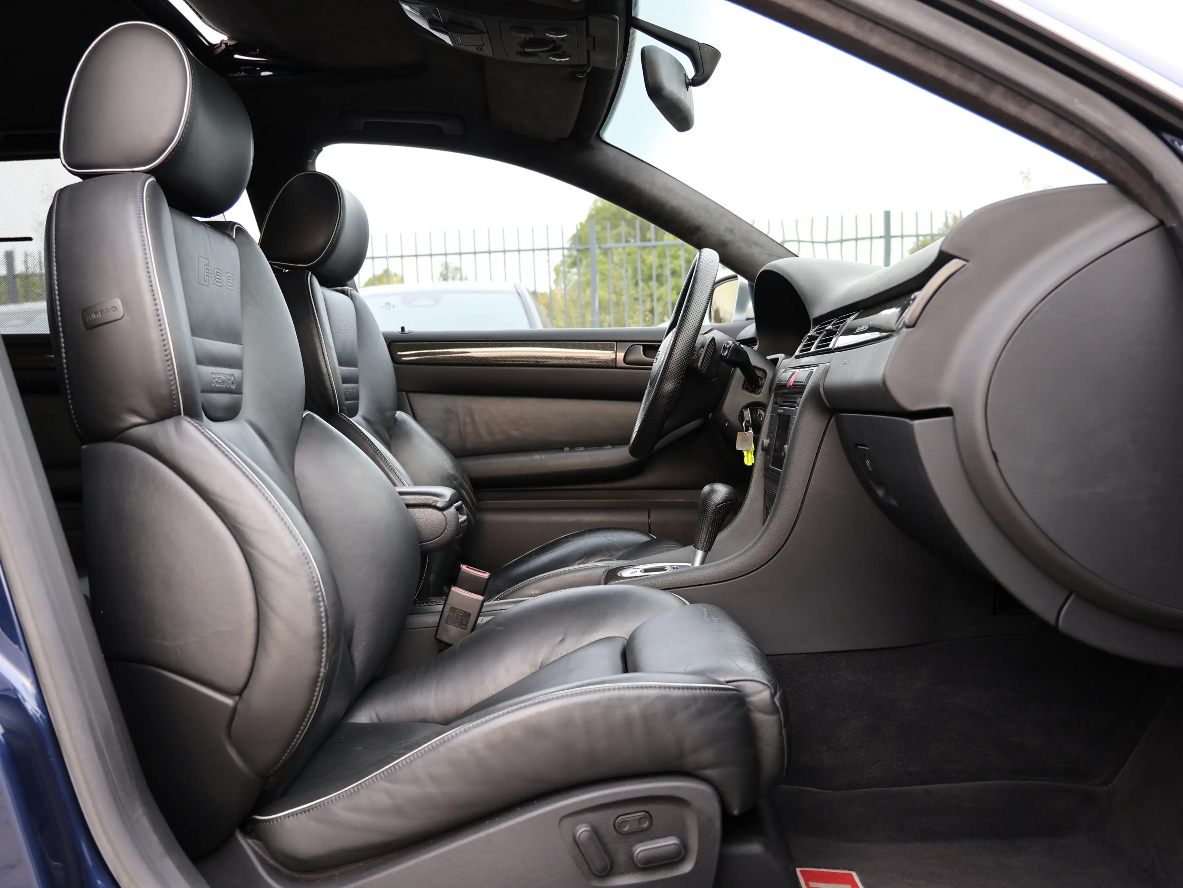 Audi RS6 Avant 4.2 quattro - 3.HAND UNFALLFREI — photo 29