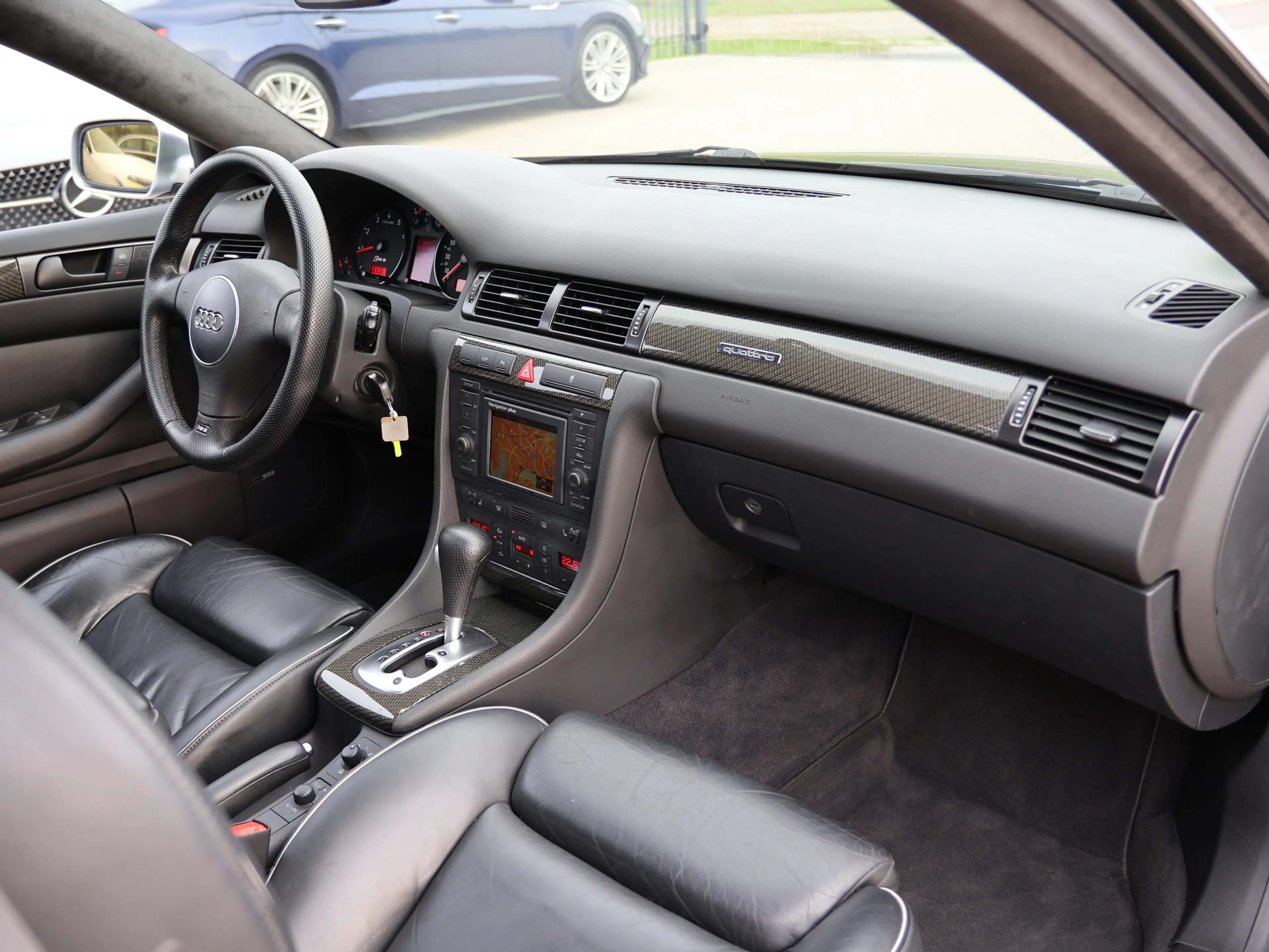Audi RS6 Avant 4.2 quattro - 3.HAND UNFALLFREI — photo 30