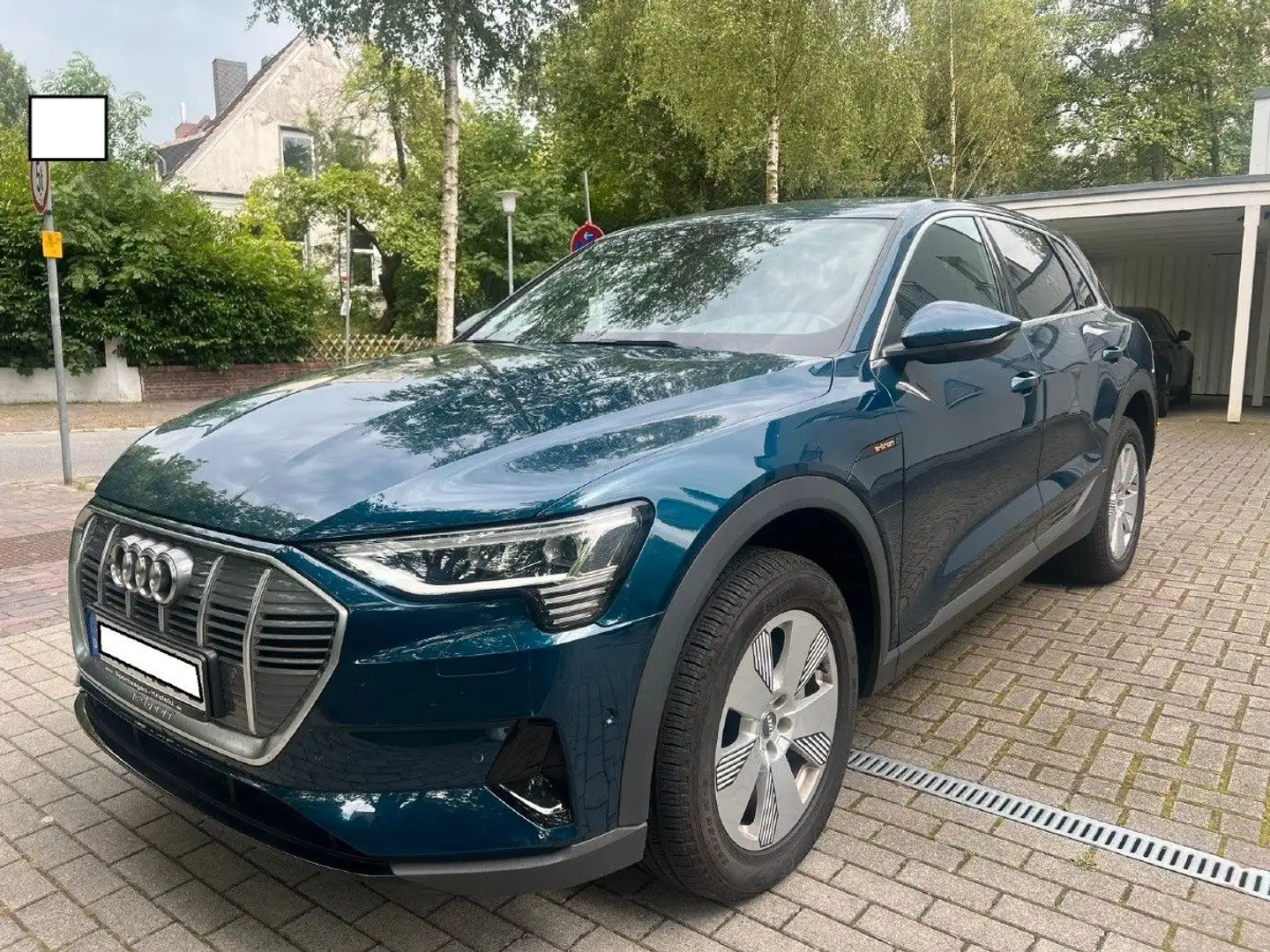 Audi e-tron 50 quattro Blau - 1