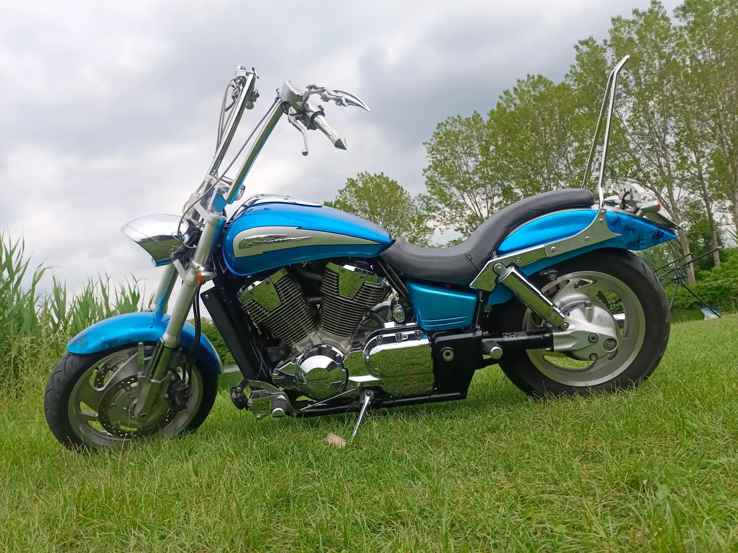 Honda VTX 1800 (MOTORE NUOVO) Bleu - 2