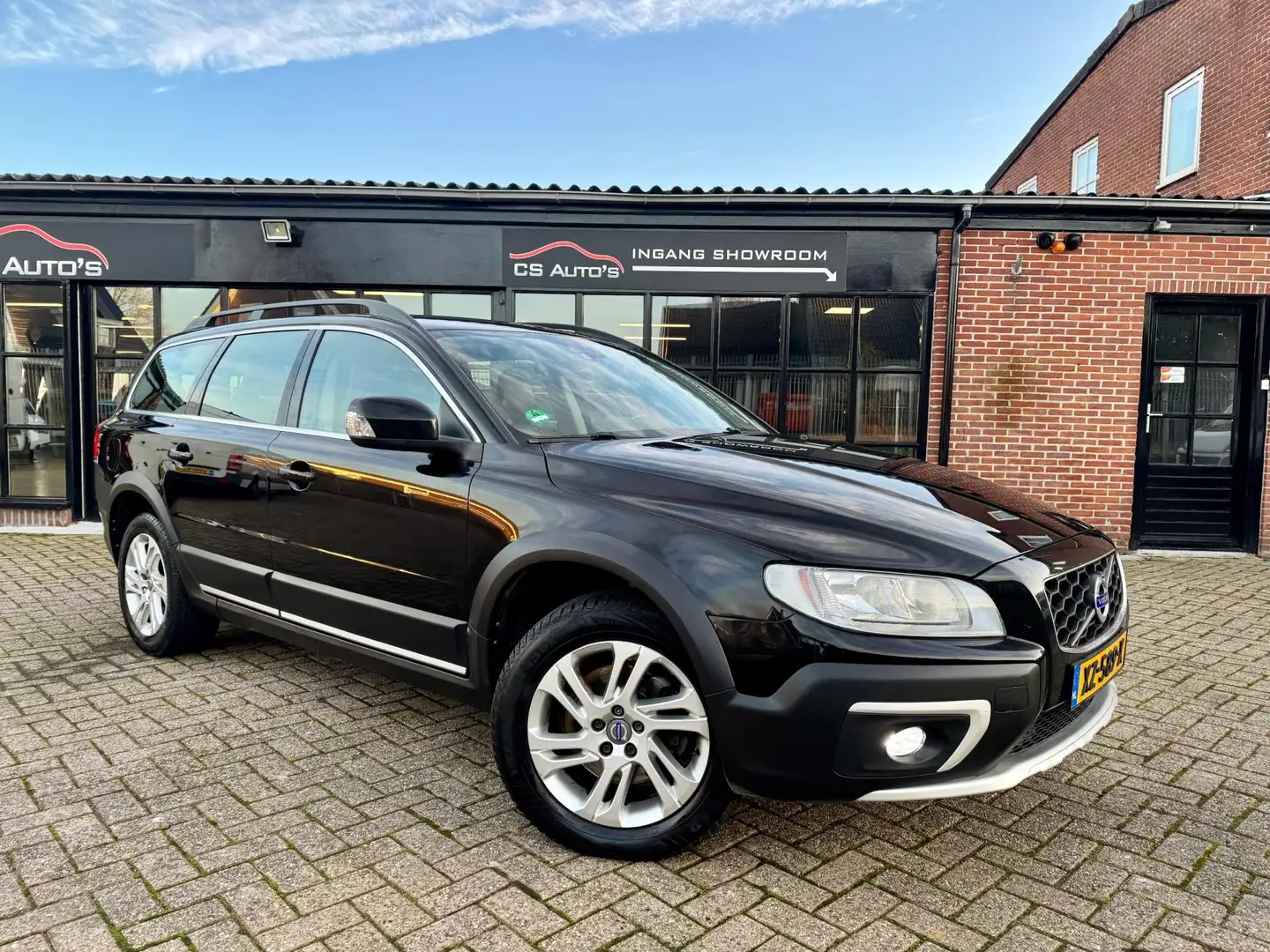 Volvo XC70 2.0 D4 FWD Dynamic Edition|automaat|181pk|euro6|2- Noir - 1