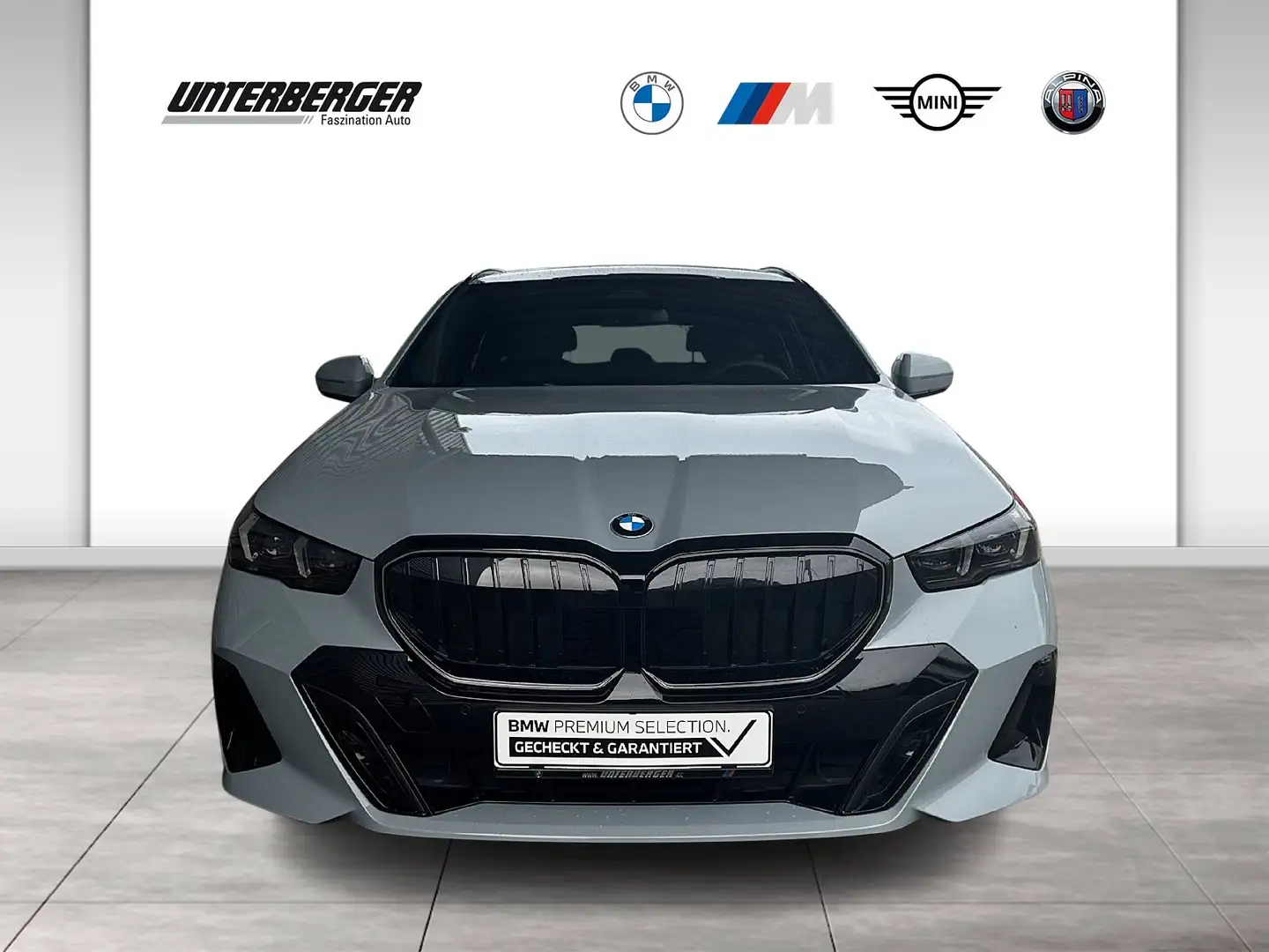 BMW 520 d xDrive Touring M Sportpaket HK HiFi DAB Grau - 2