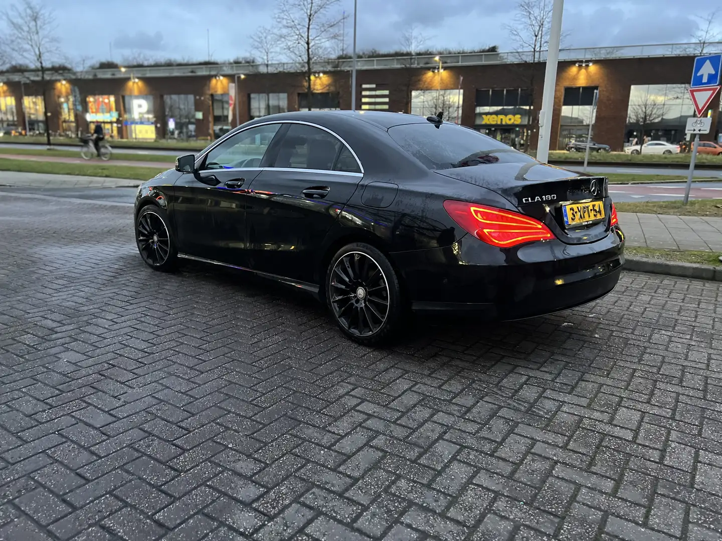 Mercedes-Benz CLA 180 BlueEFFICIENCY Edition - 2