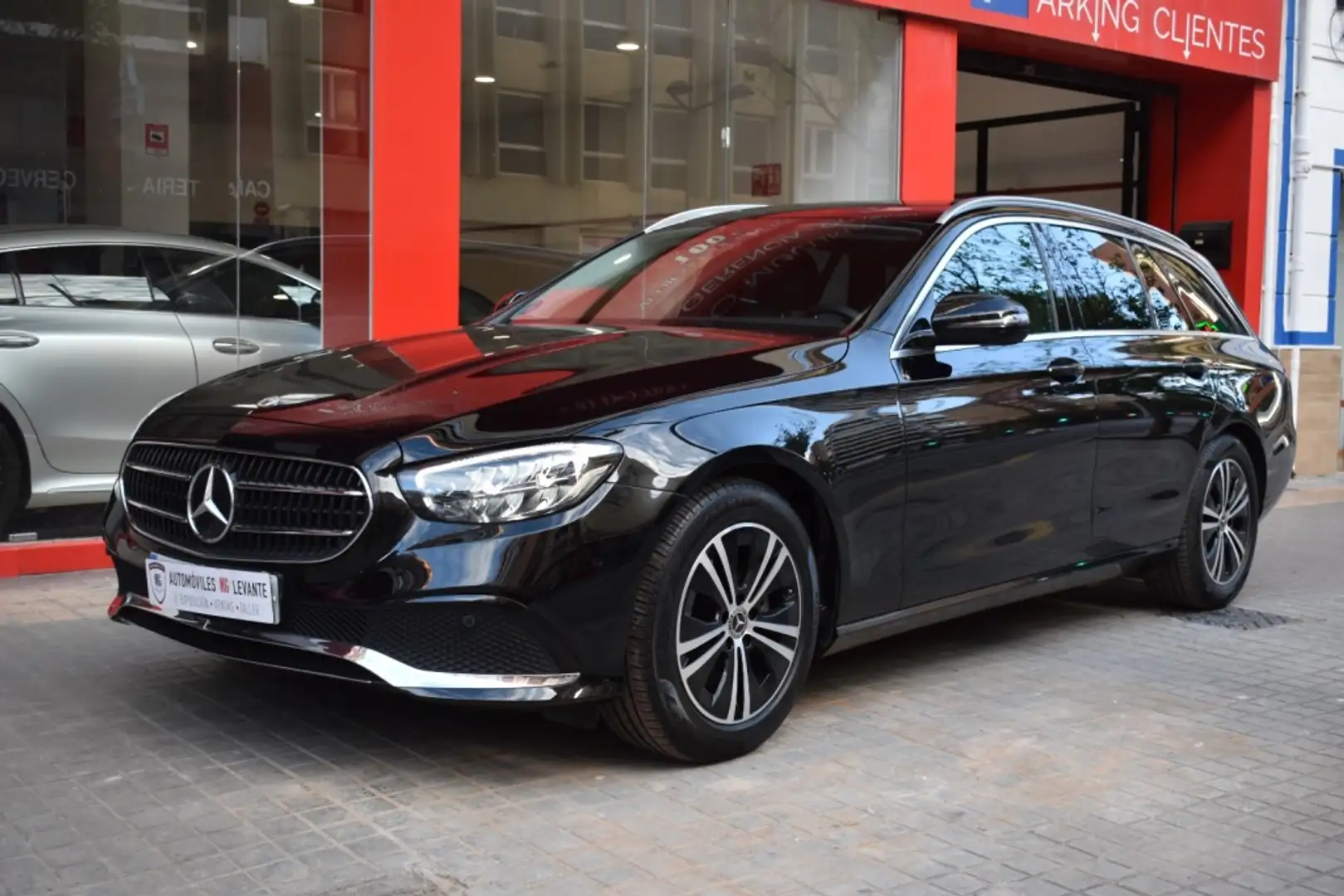 Mercedes-Benz E 200 Estate 9G-Tronic Nero - 1