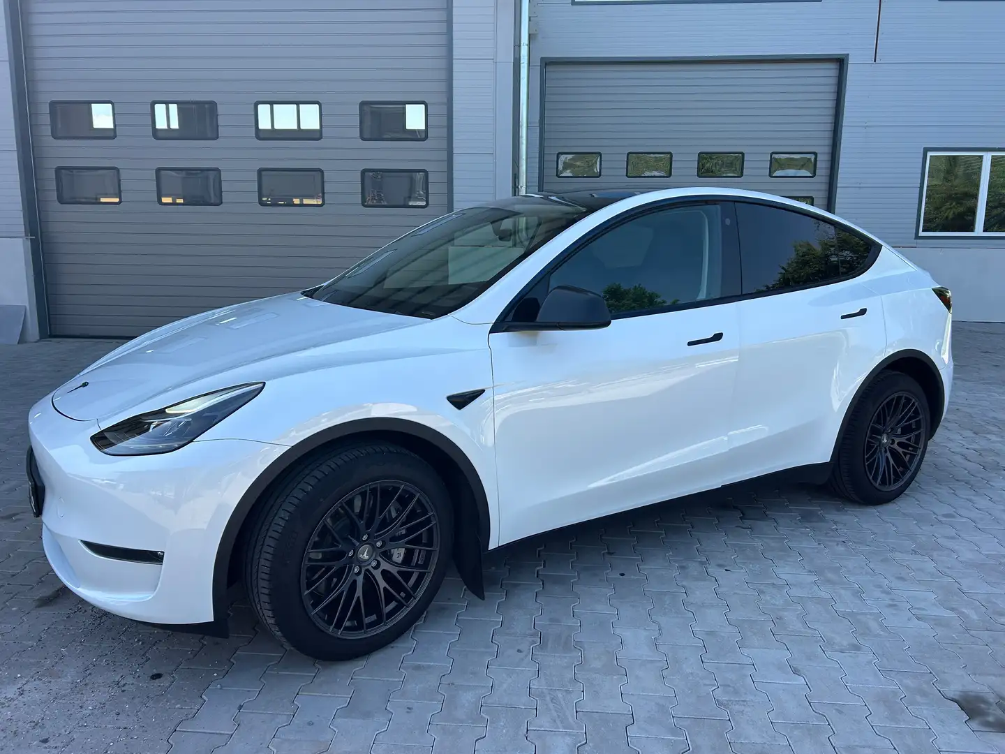 Tesla Model Y Model Y Long Range Dual Motor AWD Weiß - 2