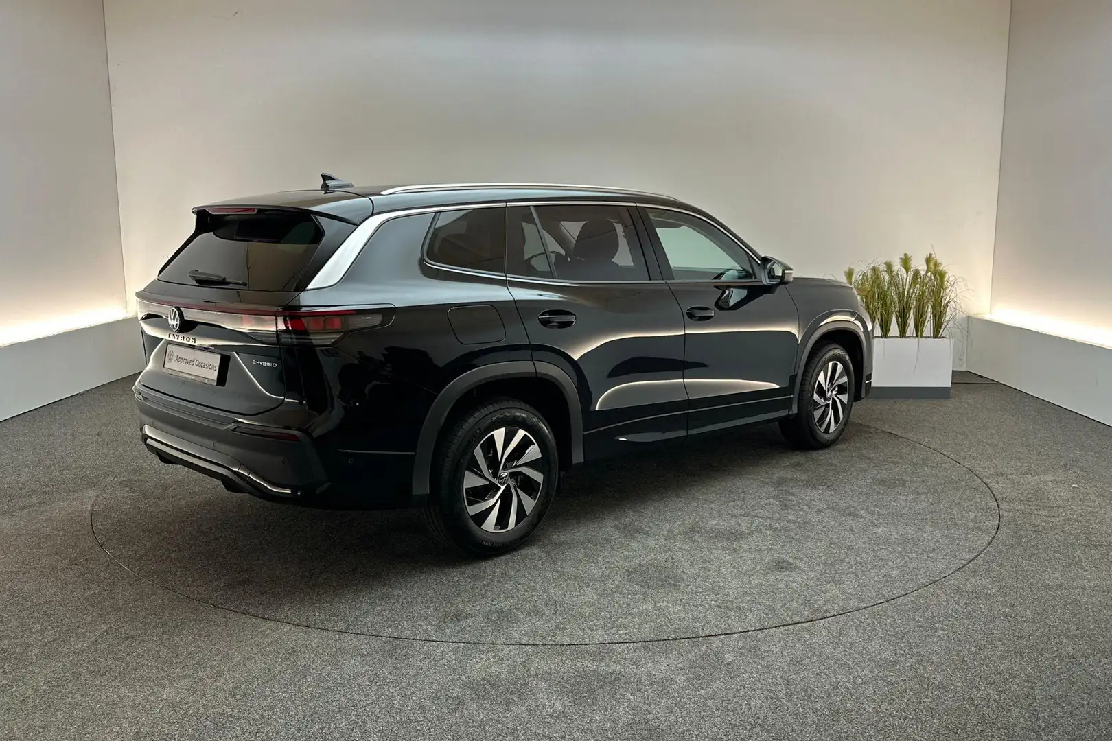 Volkswagen Tayron 1.5 204pk DSG eHybrid Life Edition | Achteruitrijc Noir - 2