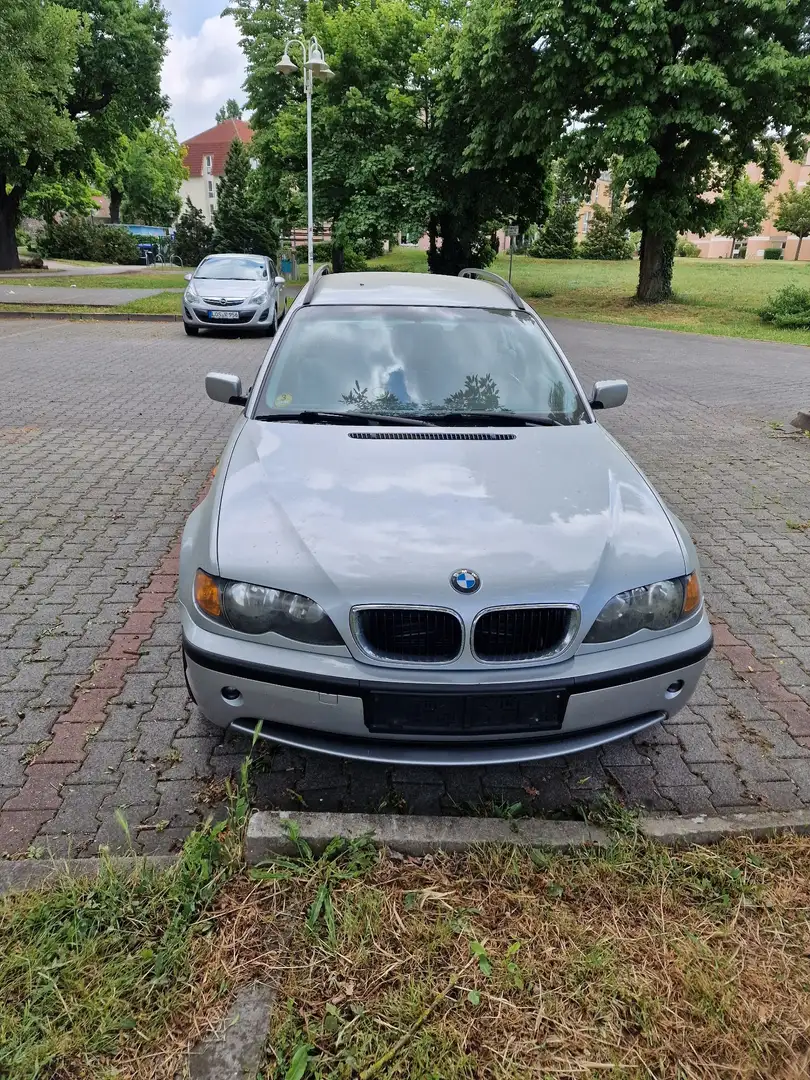 BMW 318 318d touring - 1