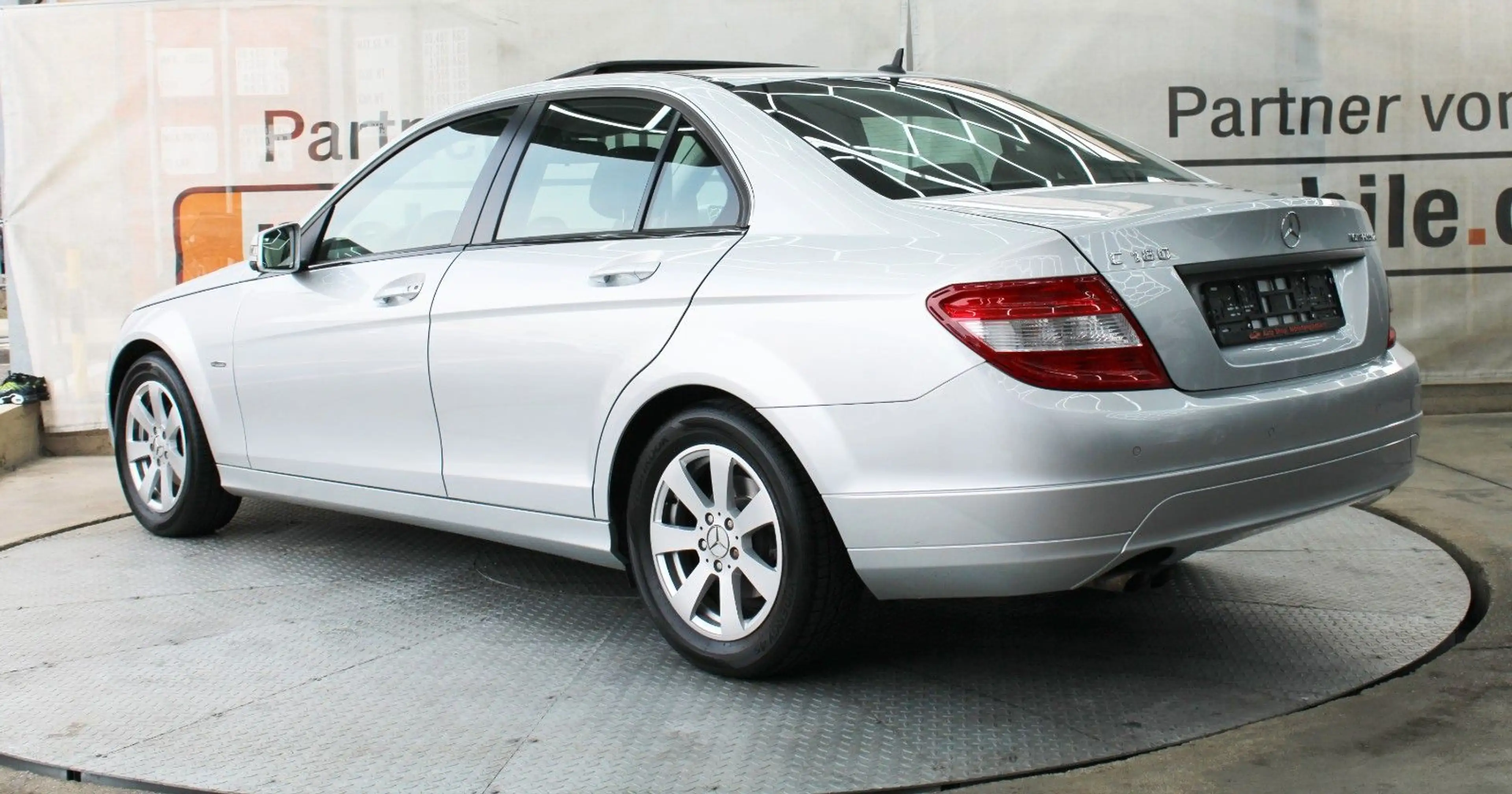 Mercedes-Benz C 180 K*Inspektion Neu*Scheckheft*Einparkhilfe* — photo 10