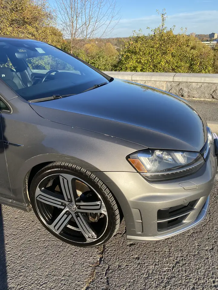 Volkswagen Golf R снимка Volkswagen Golf R