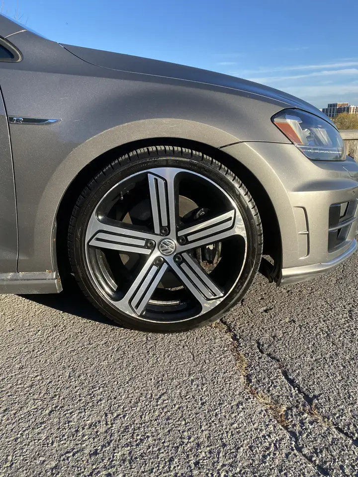 Volkswagen Golf R снимка Volkswagen Golf R