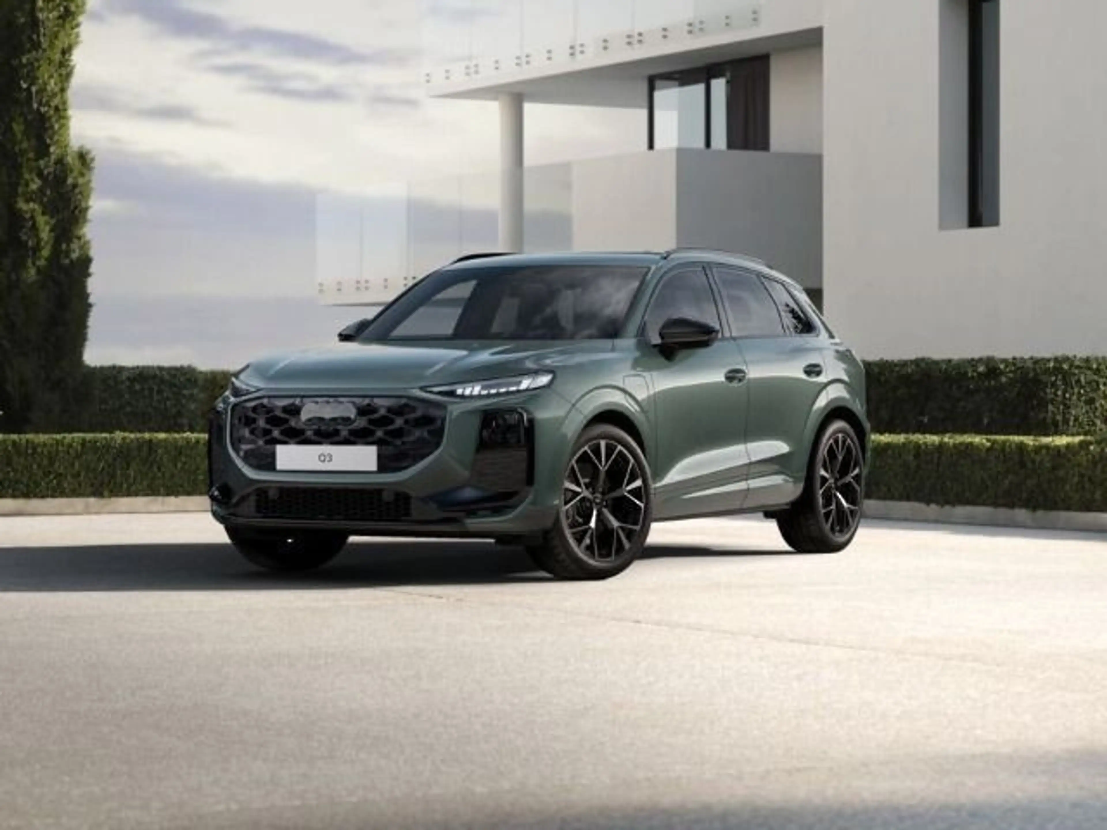 Audi Q3 SUV e-hybrid S-LINE+360°+AHK+LED+NAVI+ACC+BT+ — photo 2