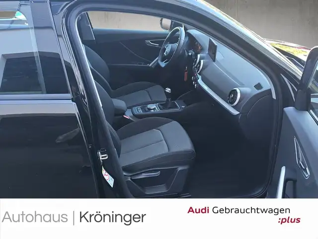 Audi Q2 view 9