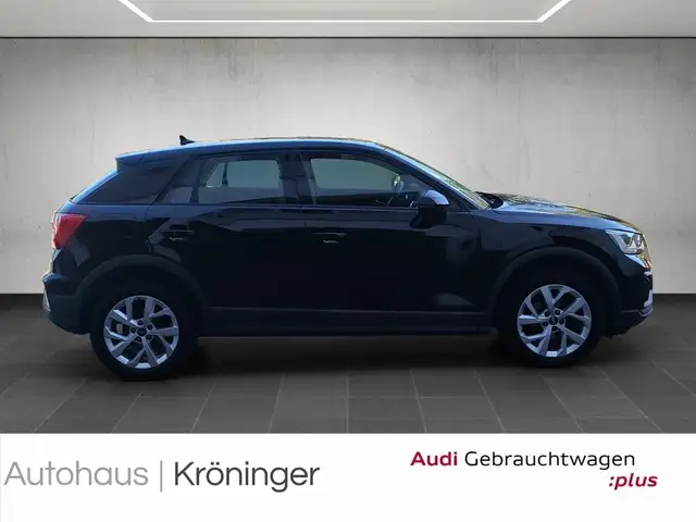 Audi Q2 view 4