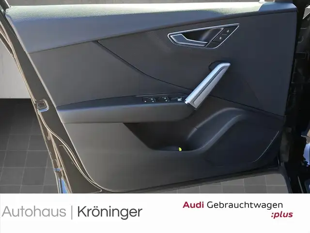 Audi Q2 view 8