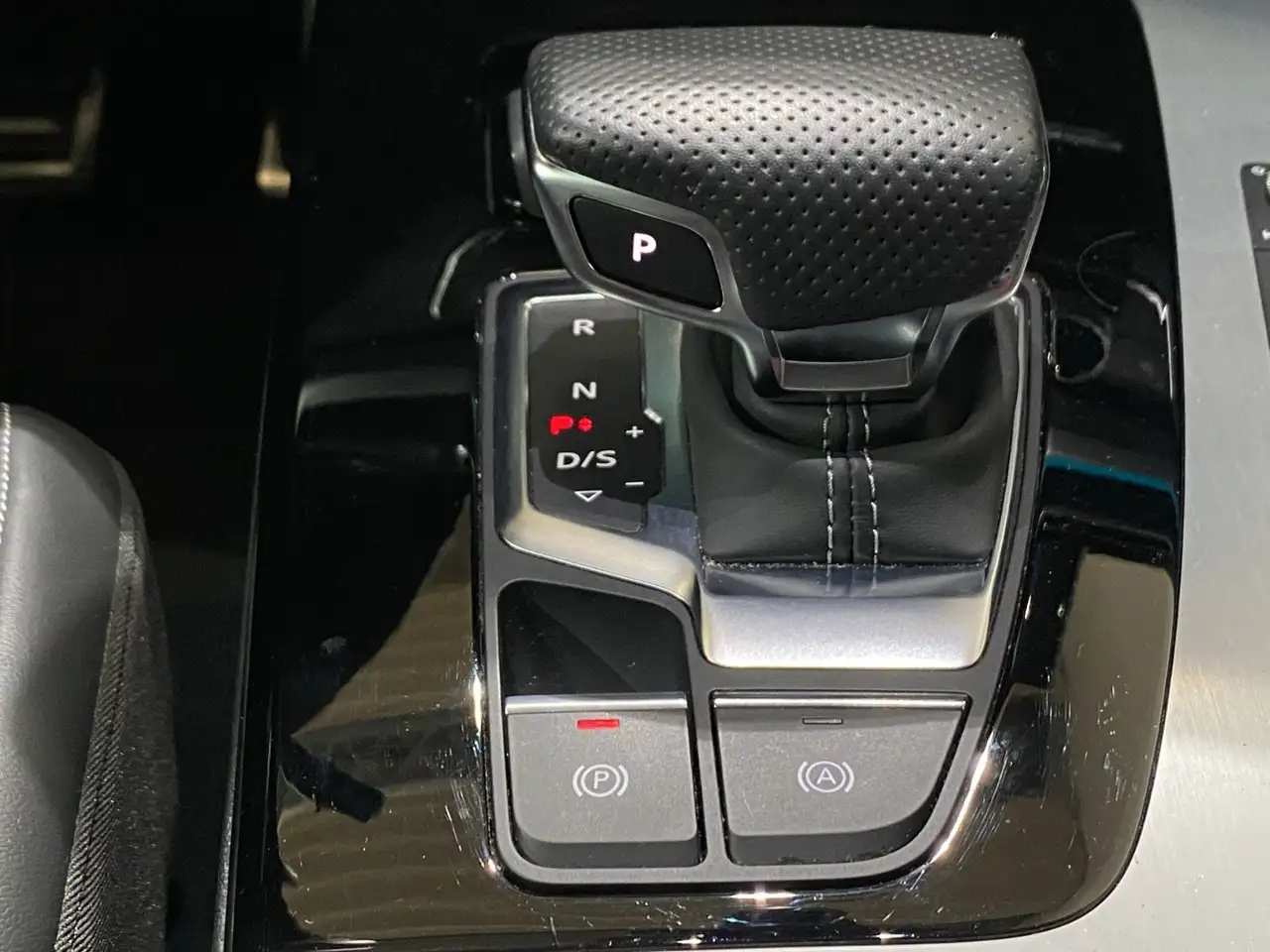 Audi Q5 40 2.0 TDI quattro S-tronic S-Line "Midnight Edit 8