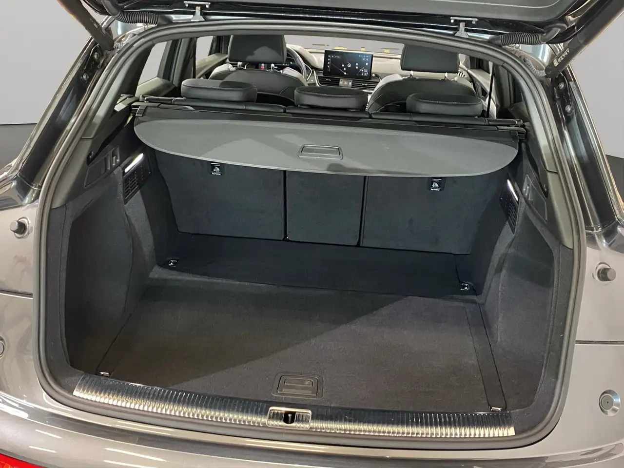 Audi Q5 40 2.0 TDI quattro S-tronic S-Line "Midnight Edit 11