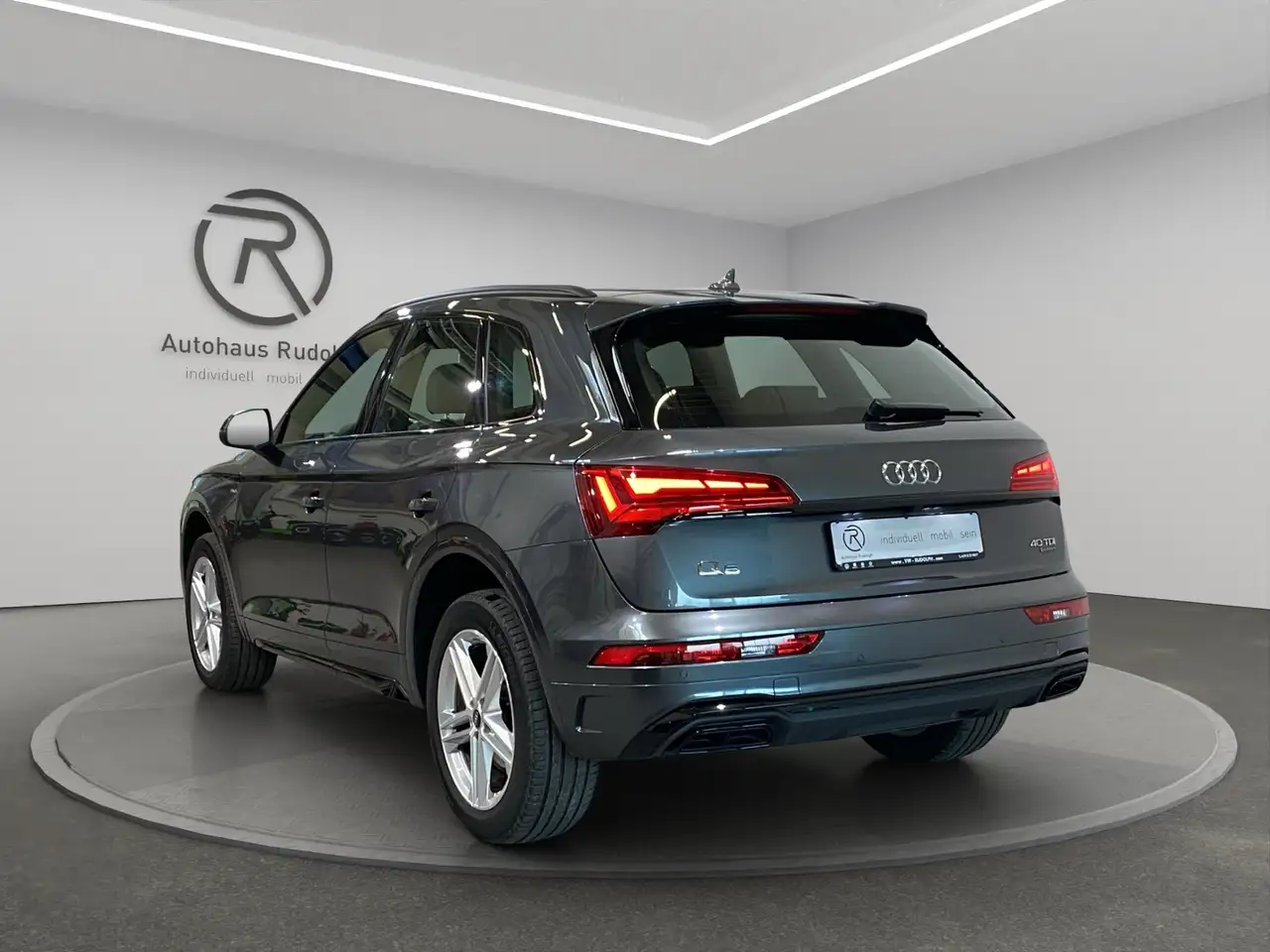 Audi Q5 40 2.0 TDI quattro S-tronic S-Line "Midnight Edit 3