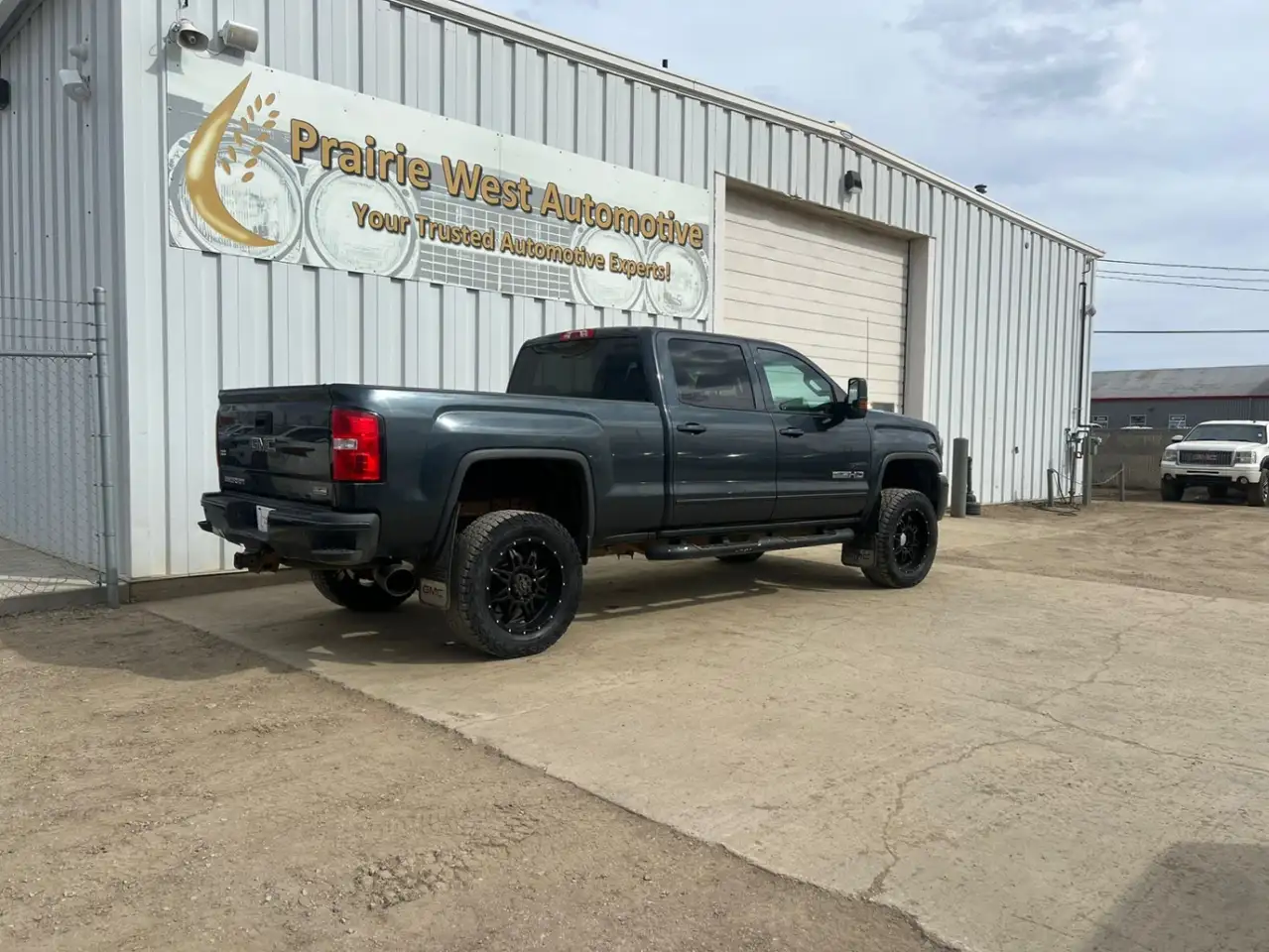GMC Sierra 2500HD снимка GMC Sierra 2500HD