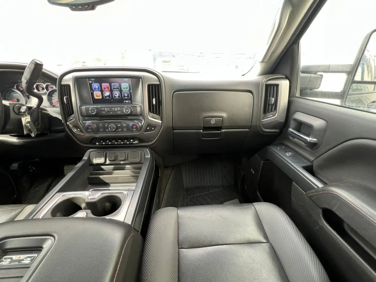 GMC Sierra 2500HD снимка GMC Sierra 2500HD
