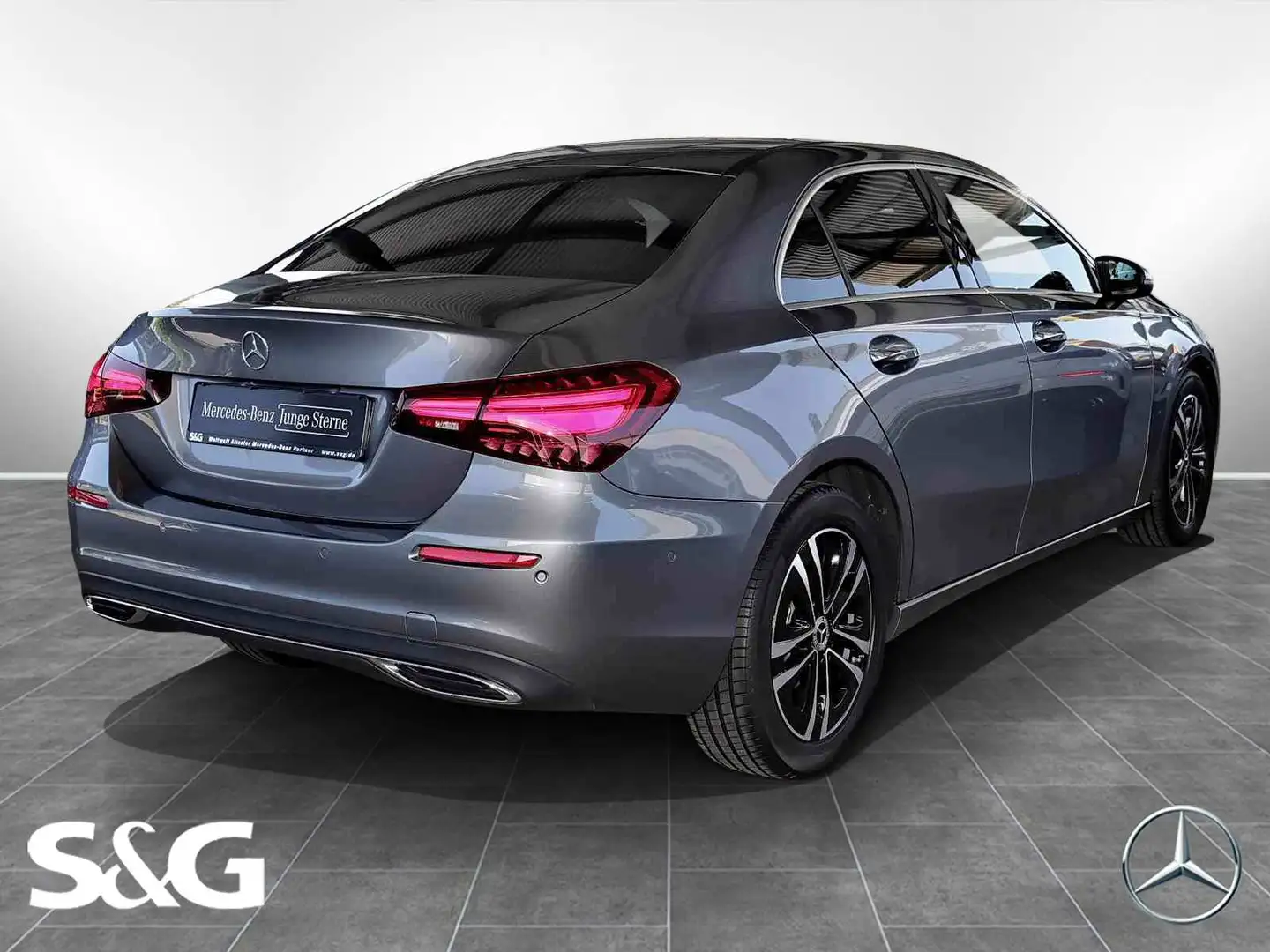 Mercedes-Benz A 180 Limousine PANORAMA+TOTWINKEL+KEYLESS+17" Gris - 2