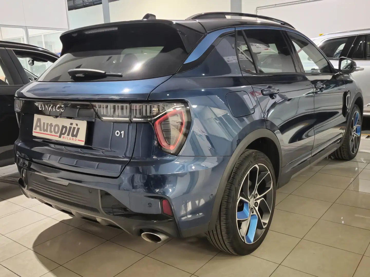 Lynk & Co 01 01 1.5 td phev auto Bleu - 2