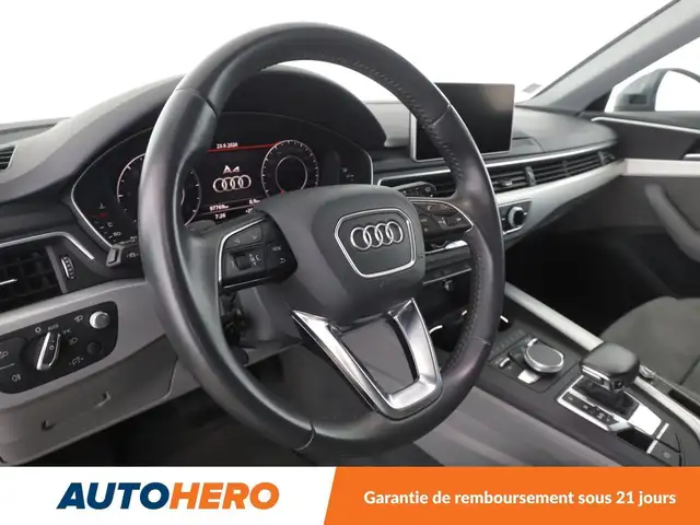 Audi A4 view 11