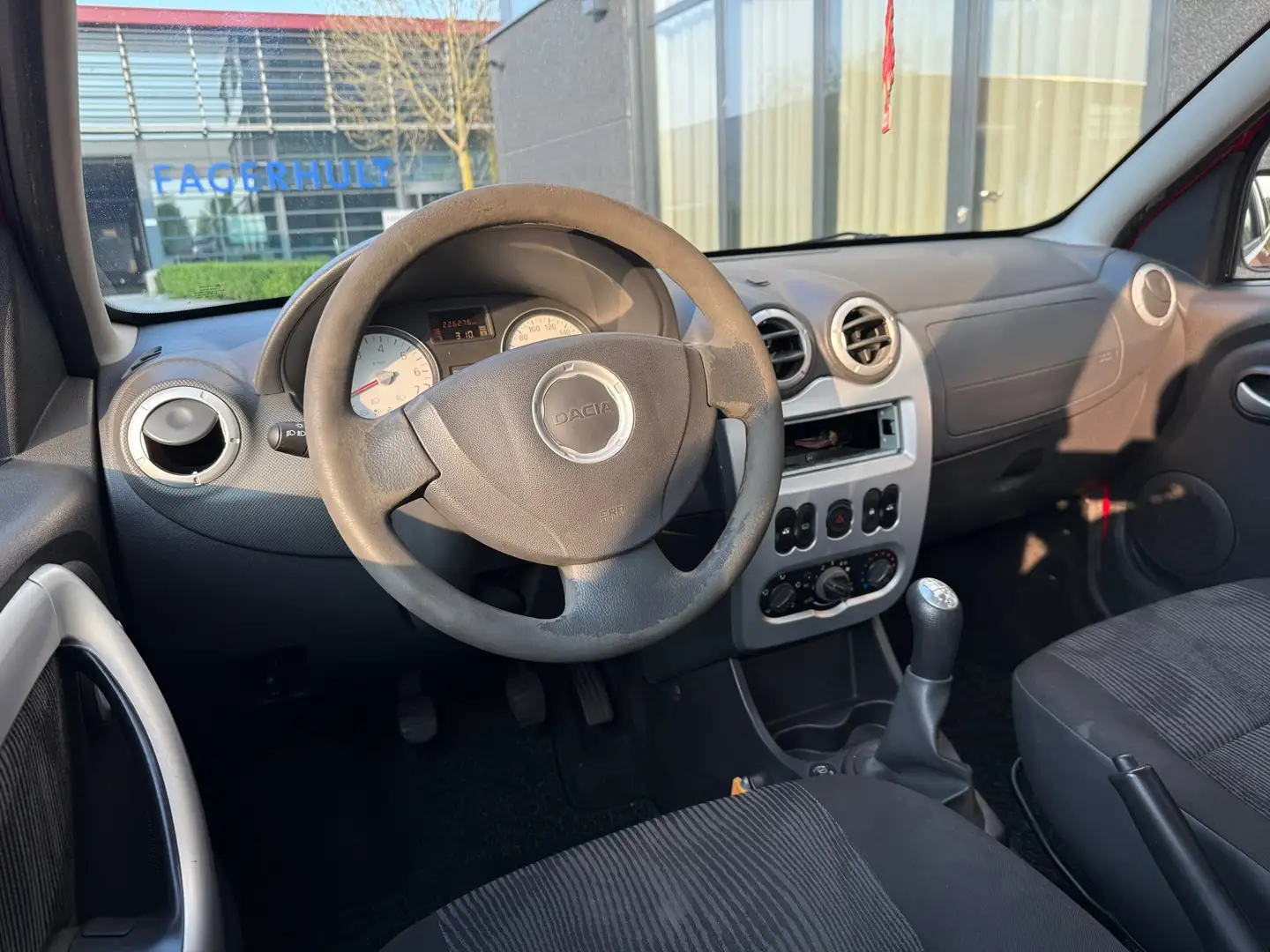 Dacia Sandero 1.2 Lauréate LPG |Airco|Electra Pakket|Trekhaak| Rood - 2