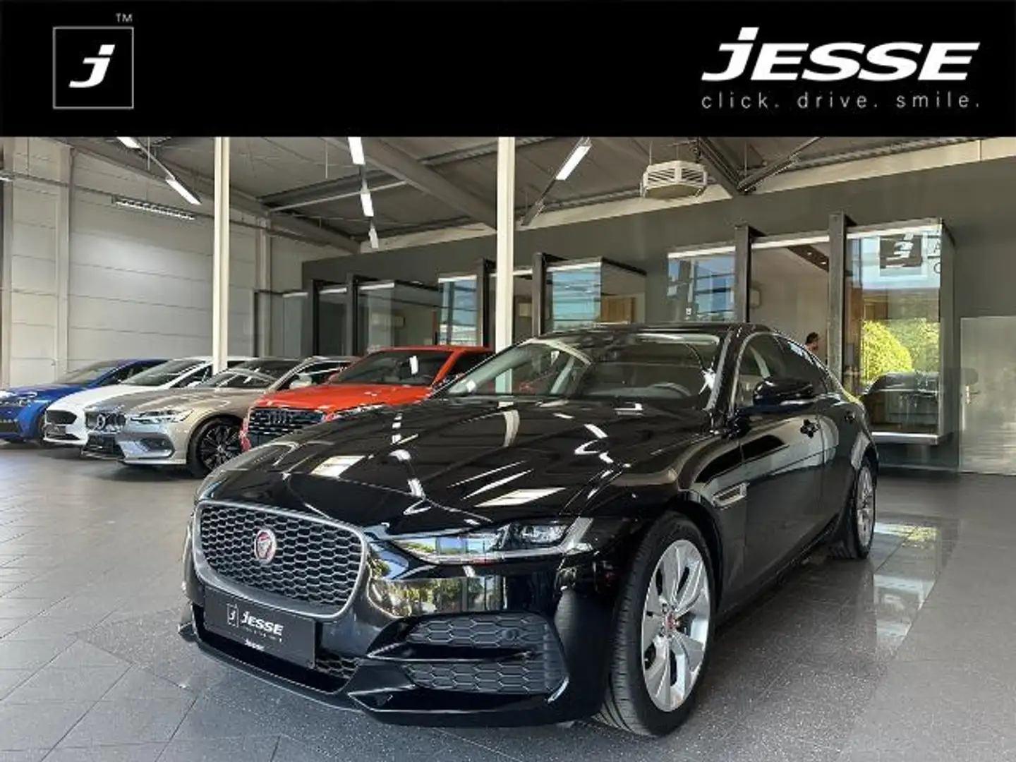 Jaguar XE P250 S LED CarPlay Navi RCam MoPf Zwart - 1