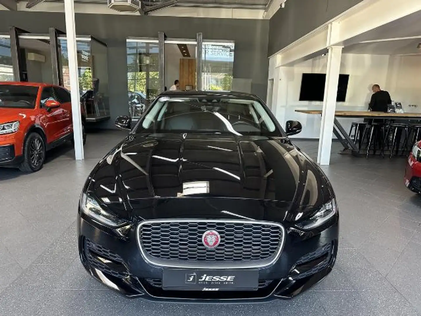 Jaguar XE P250 S LED CarPlay Navi RCam MoPf Noir - 2
