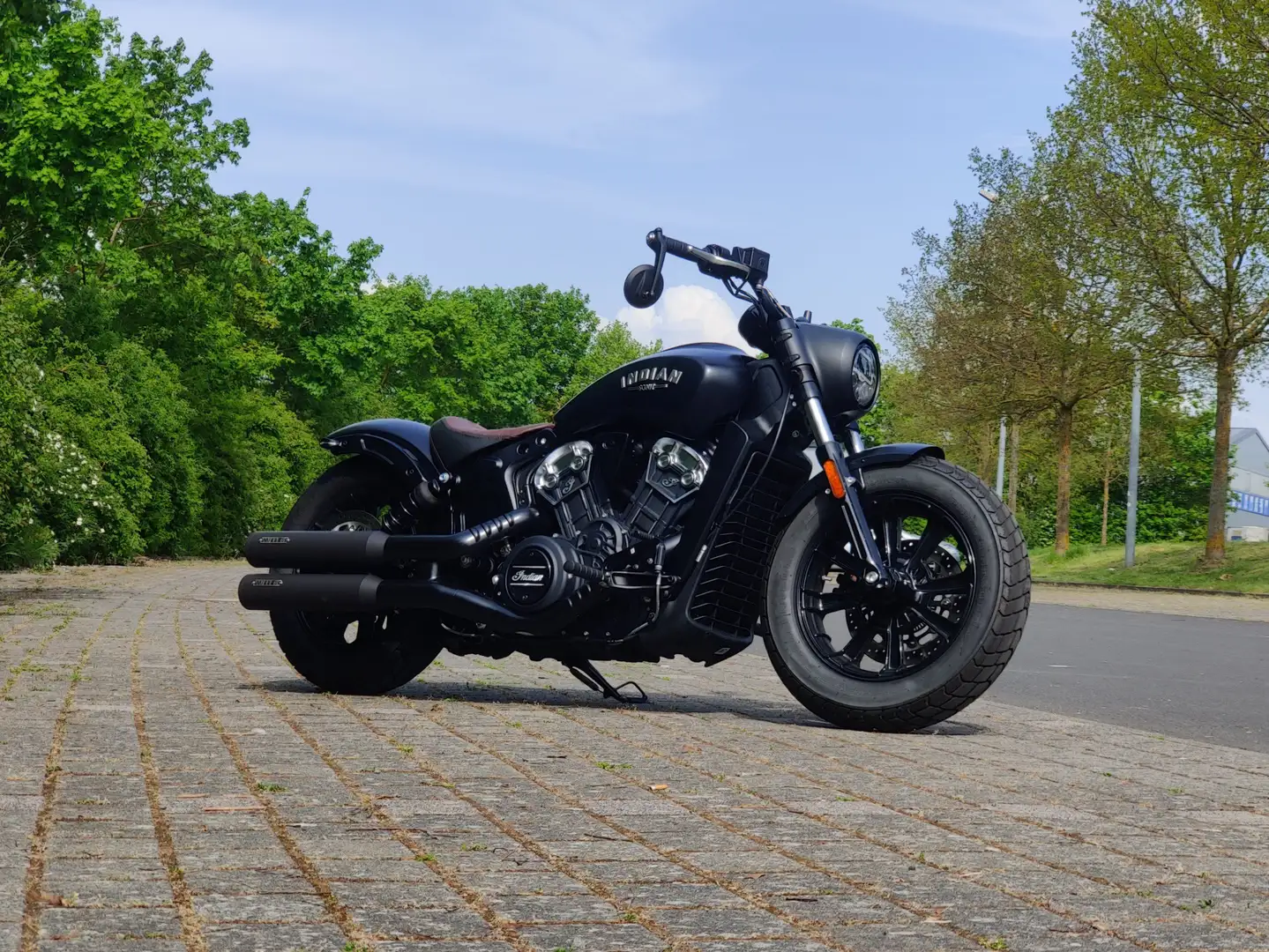 Indian Scout Bobber Negro - 1