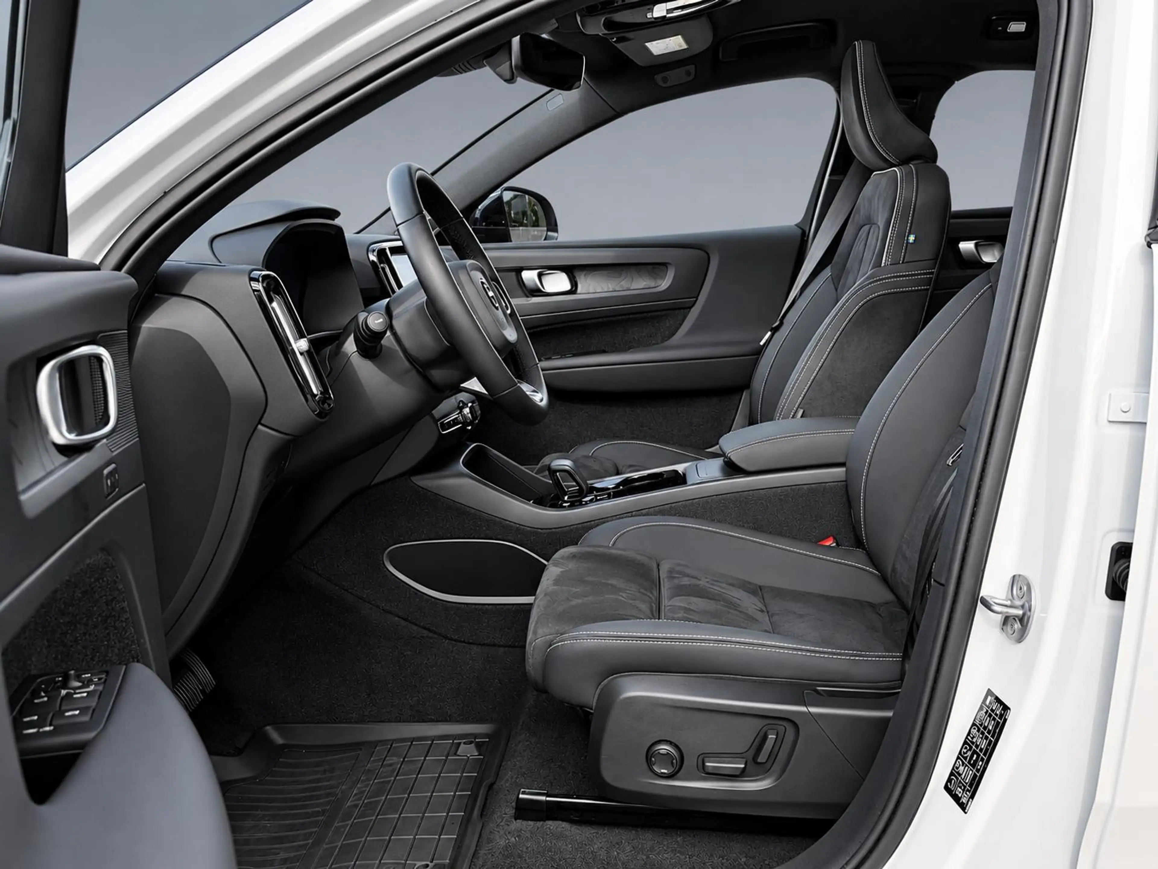 Volvo C40 Recharge Plus 69 kWh SOH 94,3% | Panoramadak | Pil — photo 6