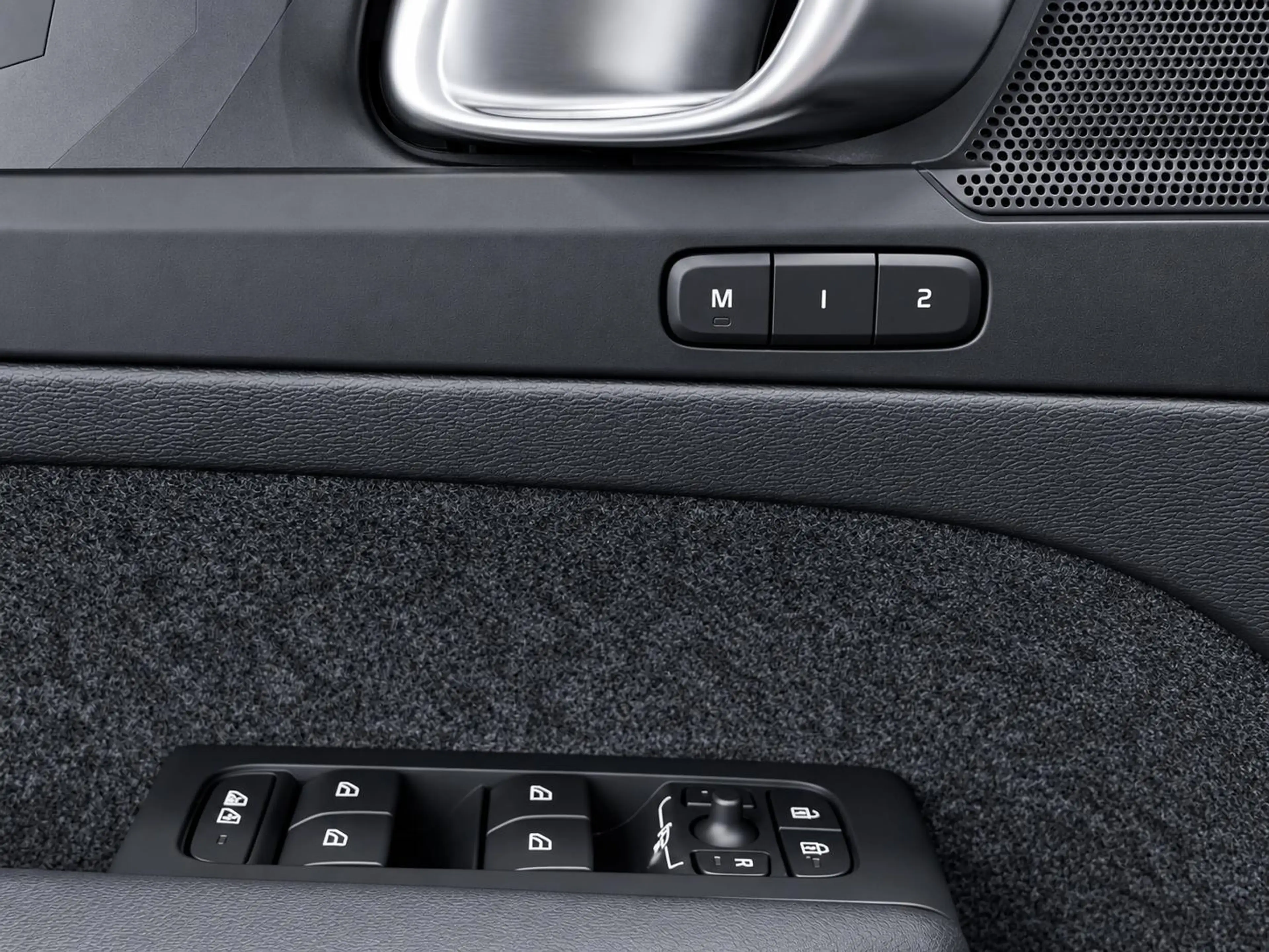 Volvo C40 Recharge Plus 69 kWh SOH 94,3% | Panoramadak | Pil — photo 16