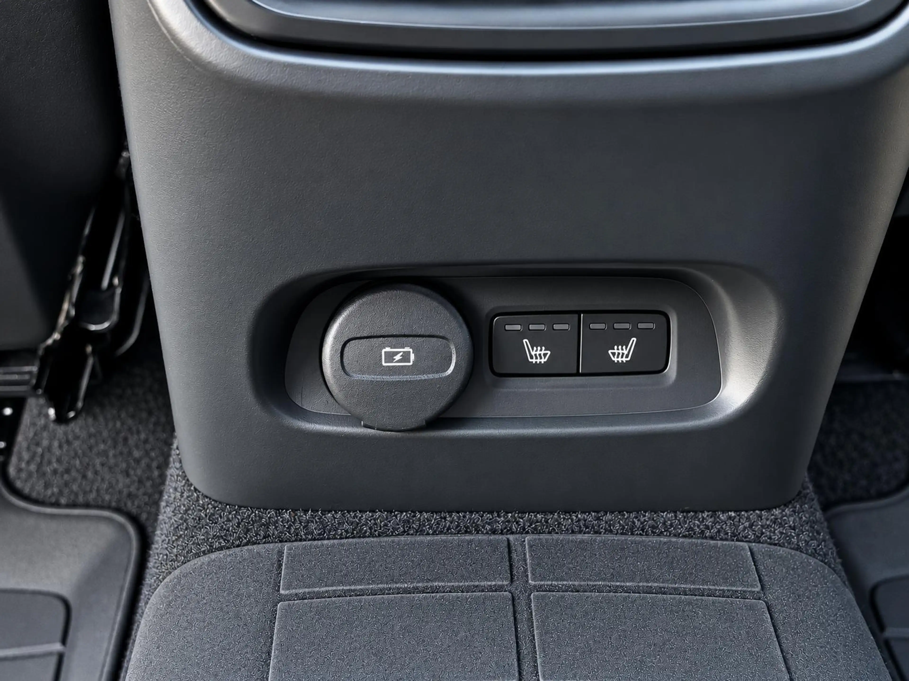 Volvo C40 Recharge Plus 69 kWh SOH 94,3% | Panoramadak | Pil — photo 17