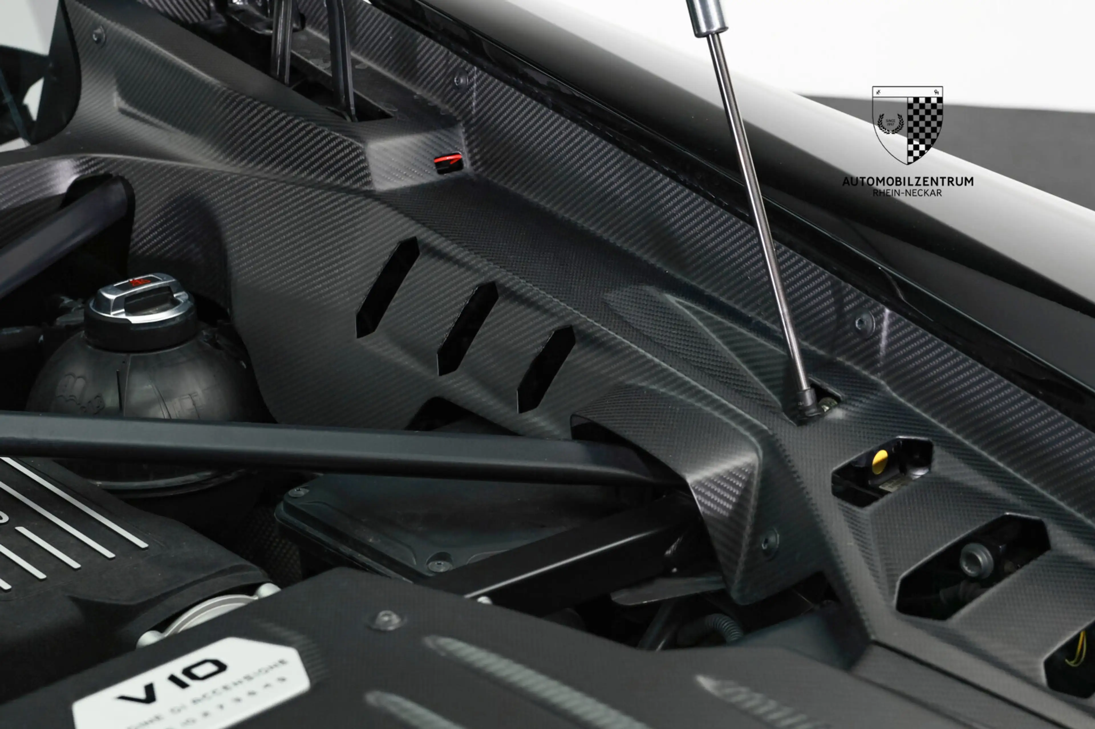 Lamborghini Huracán Huracán AdPersonam/HeatedSeats/Sensors/Lift — photo 13