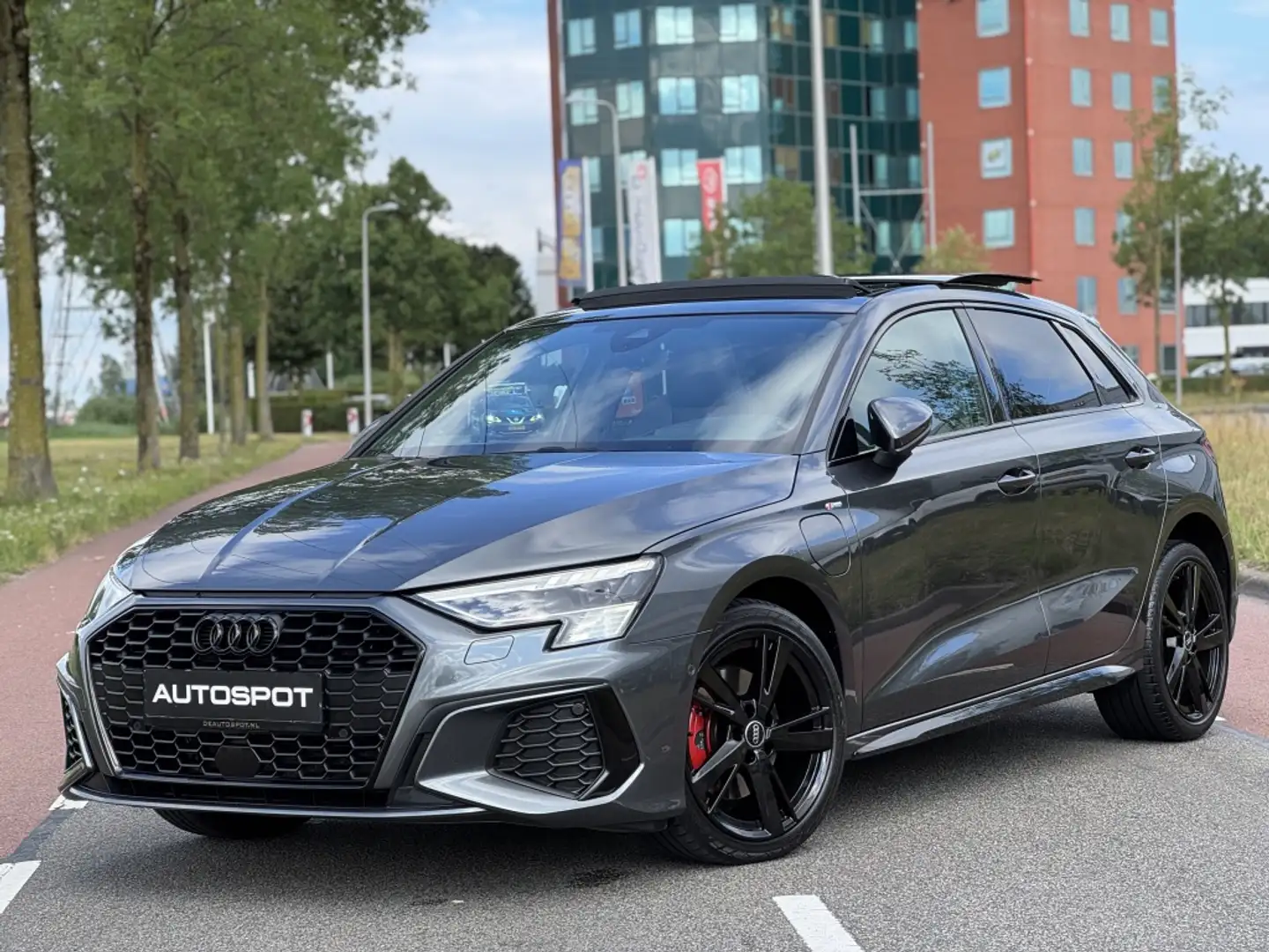 Audi A3 Sportback 40 TFSI e S-Line Matrix B&O HUD Sfeerver Grijs - 2