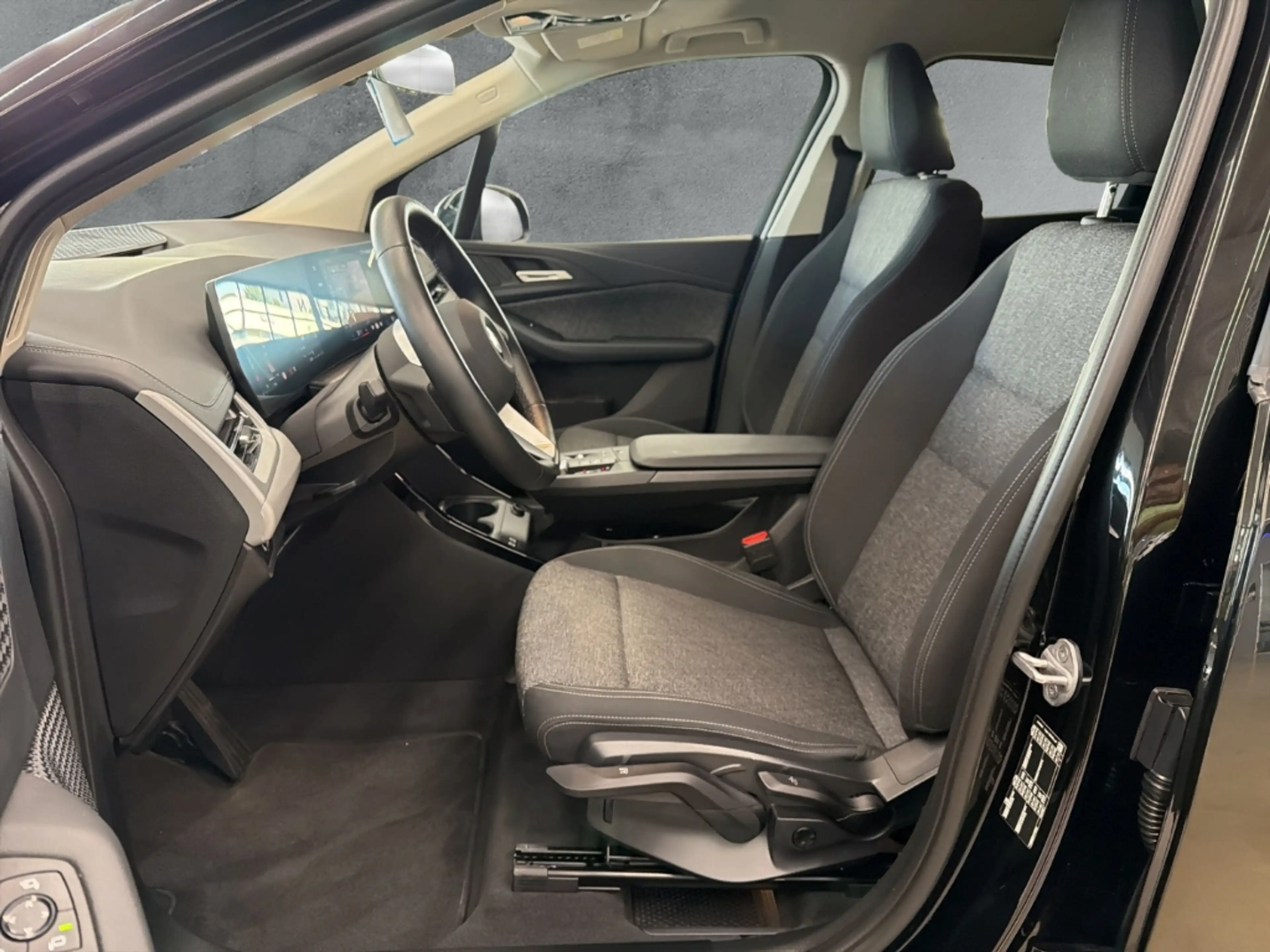 BMW 220 Active Tourer Automatik 17'' NAVI LED AHK PARKEN K — photo 8