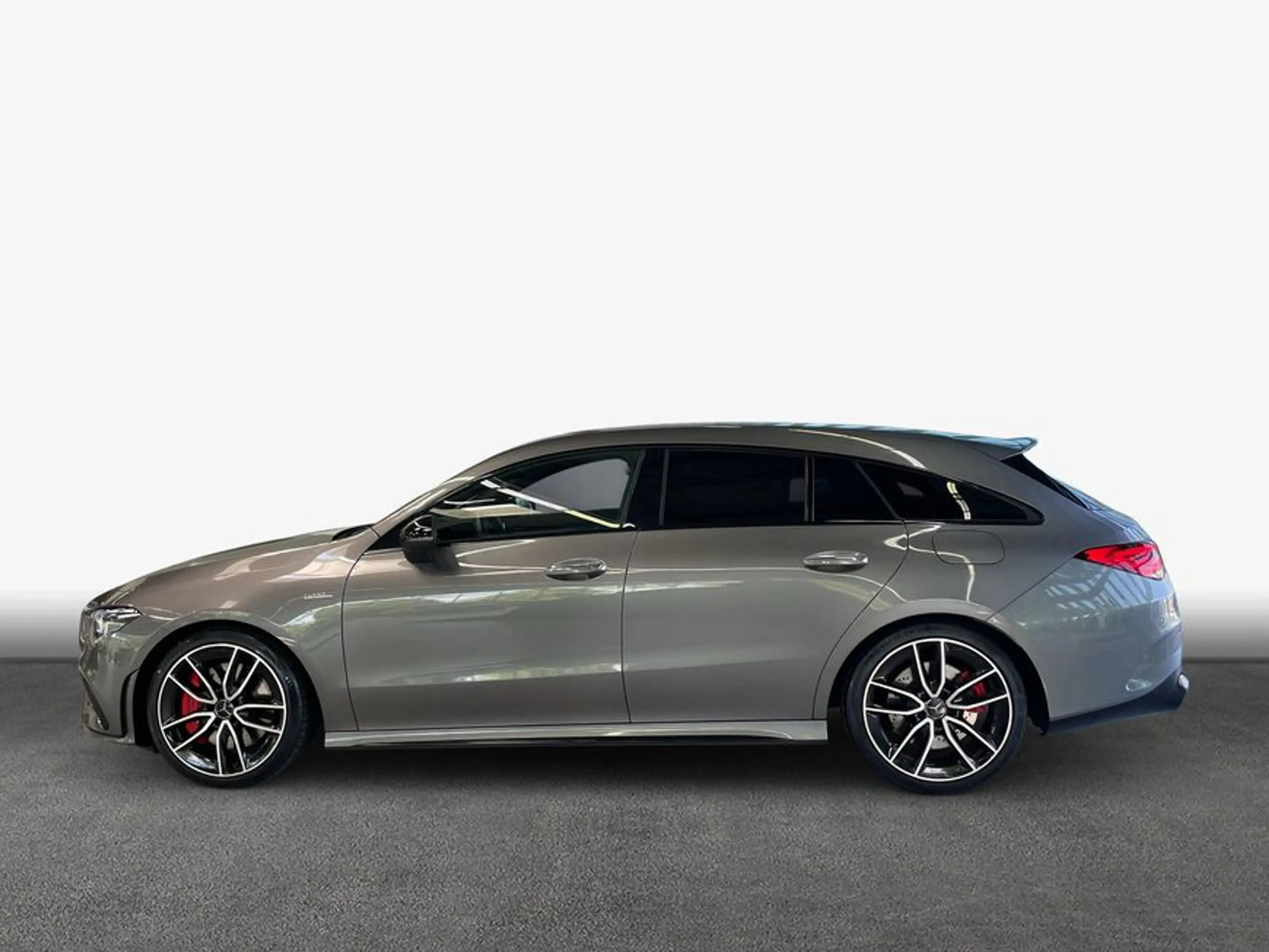 Mercedes-Benz CLA 35 AMG CLA — photo 4