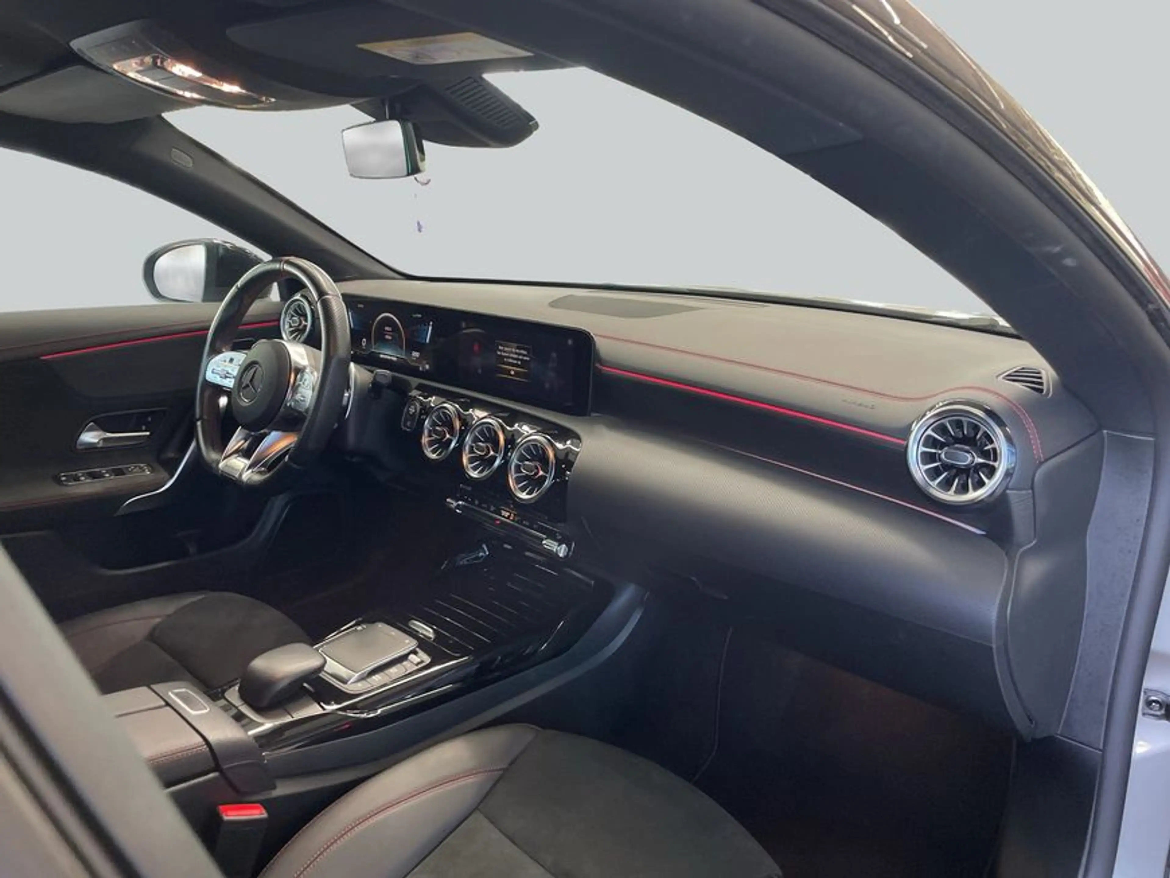 Mercedes-Benz CLA 35 AMG CLA — photo 15